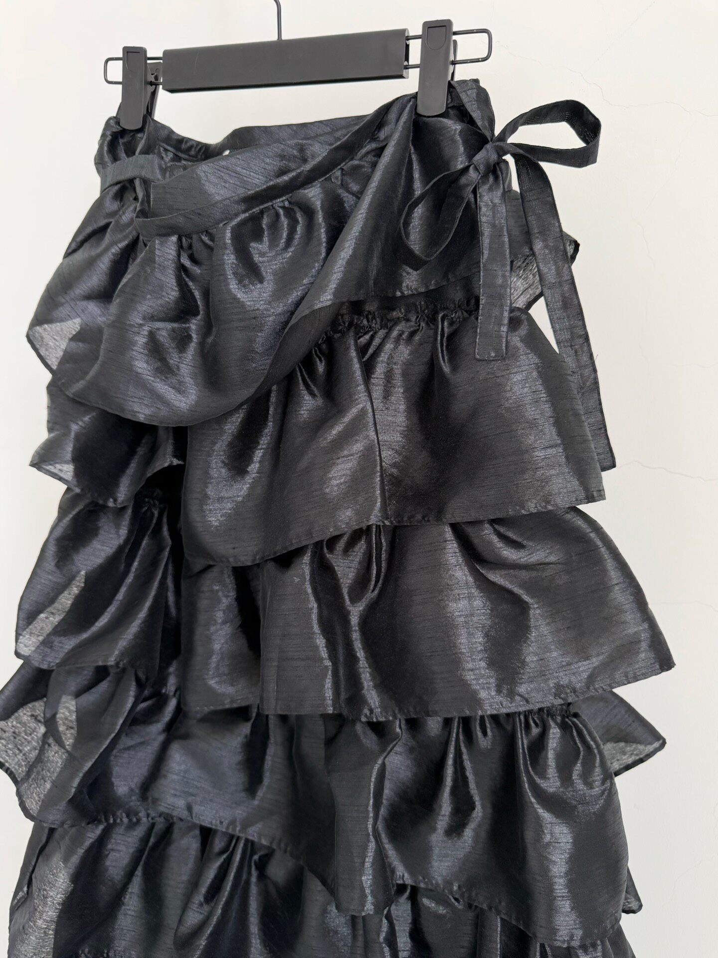 Comme des Garcons Tiered Midi Skirt — detail