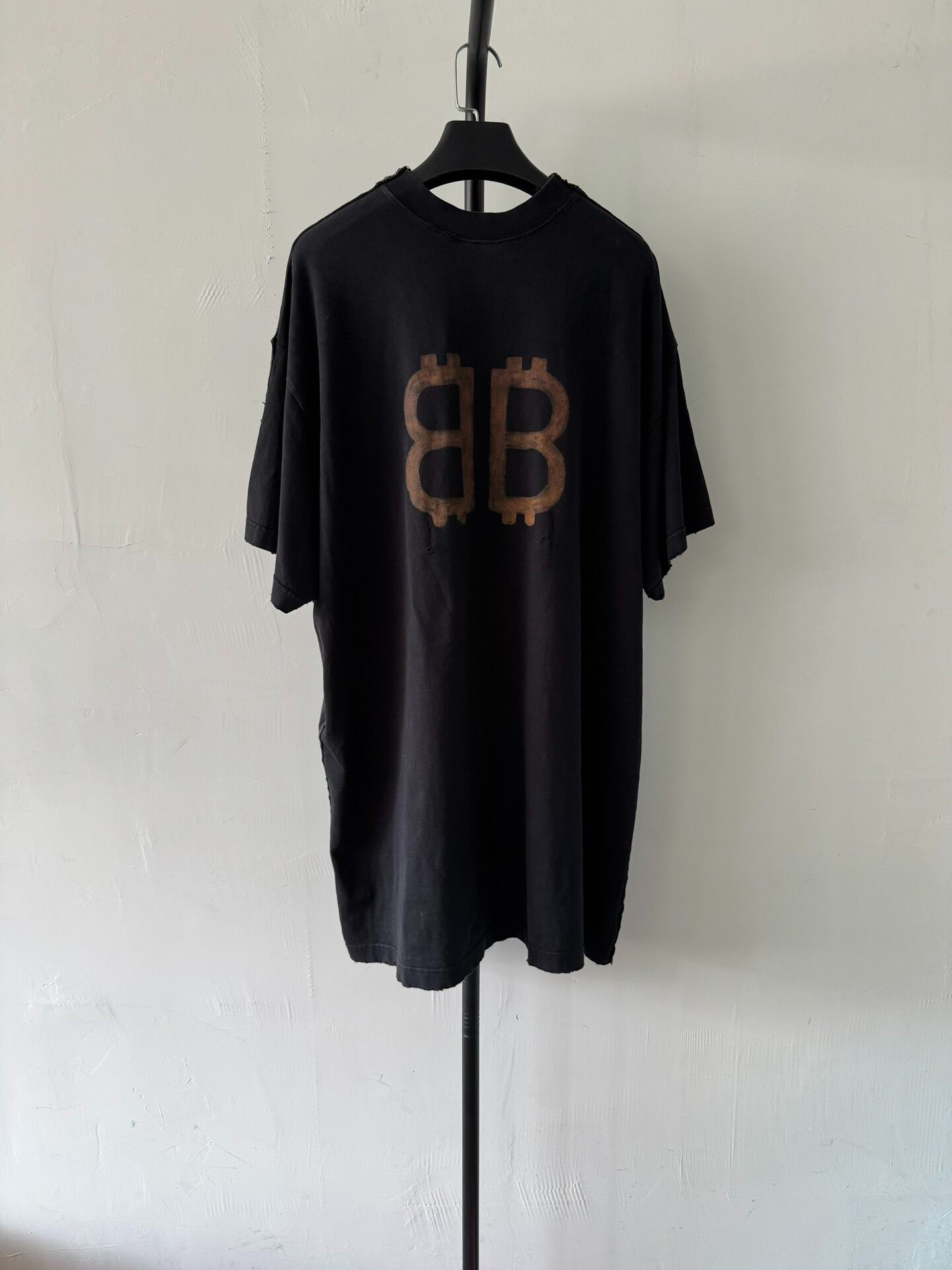 Balenciaga Oversized Black Short-Sleeve Tee — front