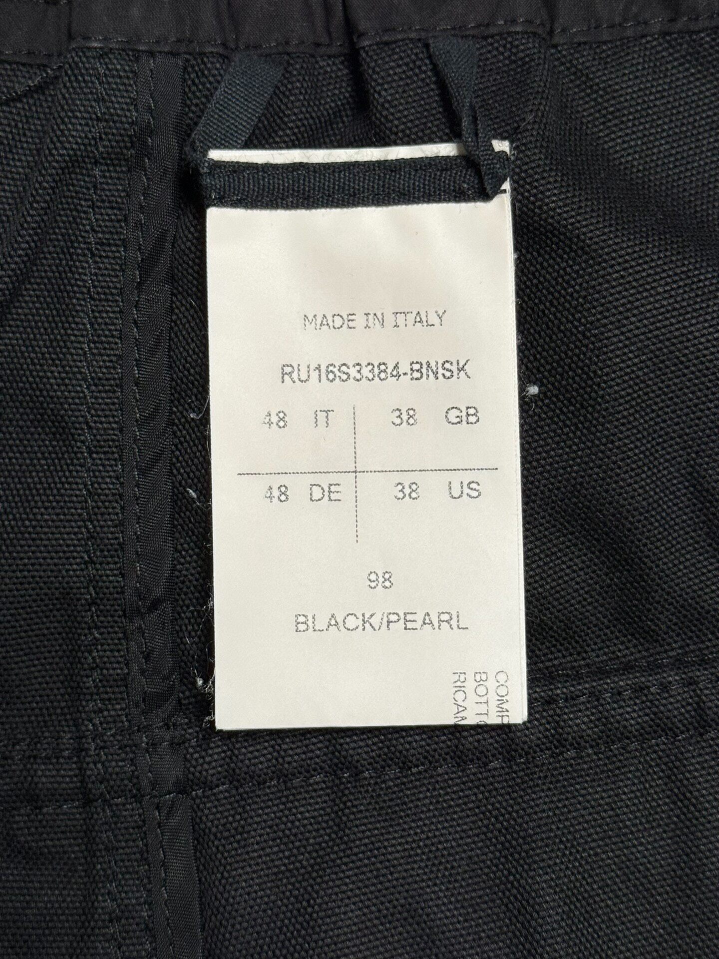 Rick Owens Drop-Crotch Geometric Stitch Shorts — detail
