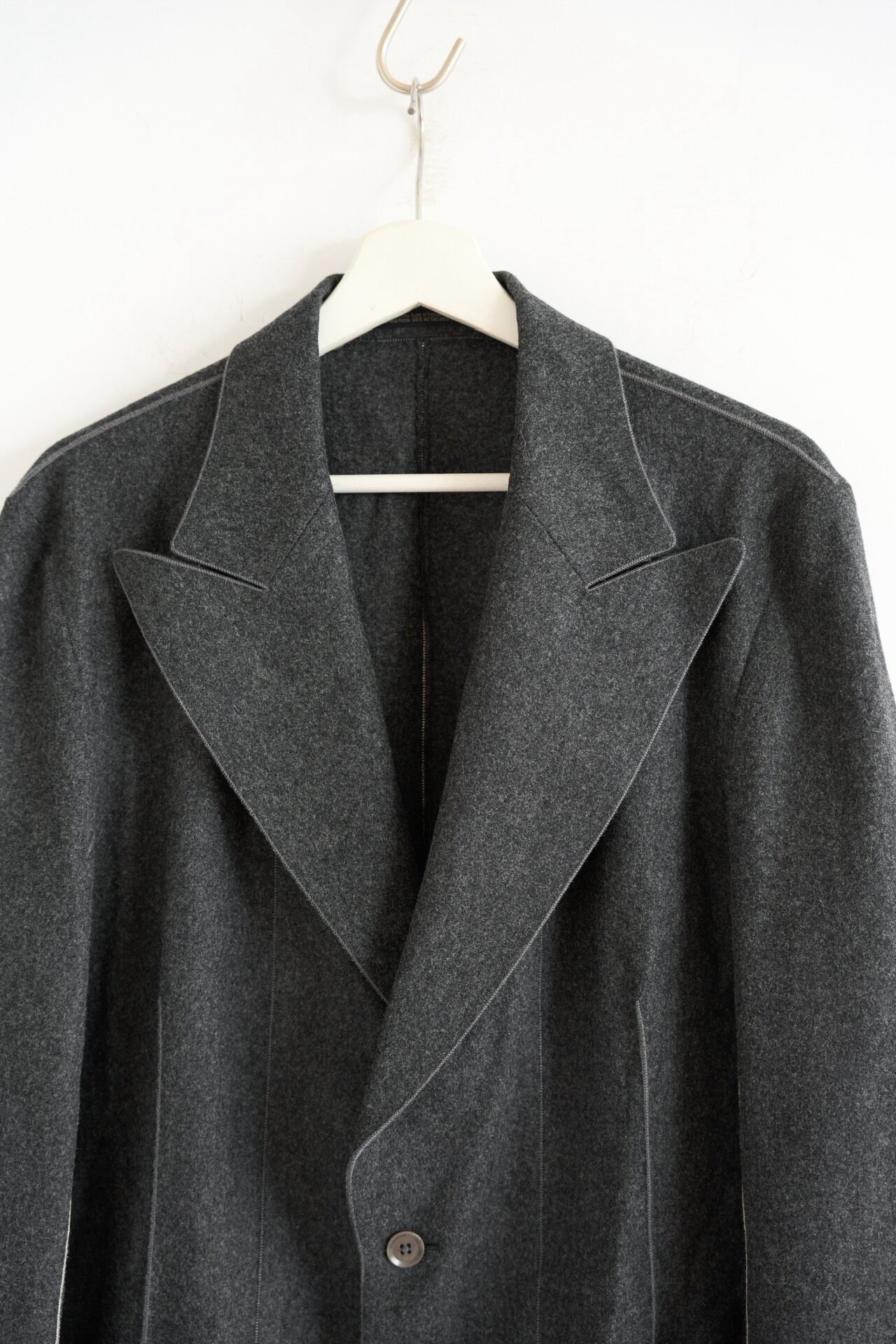 Yohji Yamamoto 01Aw Mafia White Stitch Blazer — detail