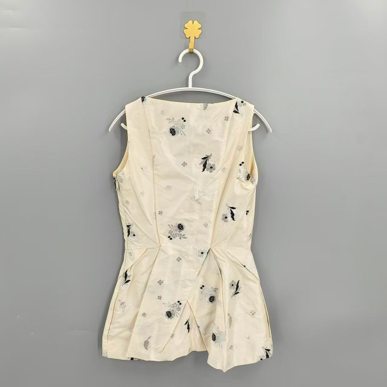 Christian Dior Silk Floral Embroidery Dress — front