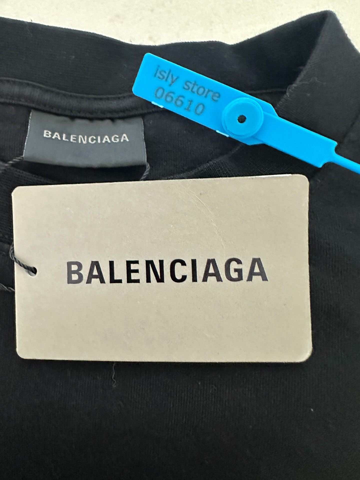 Balenciaga Women’s Black Short-Sleeve T-Shirt — label
