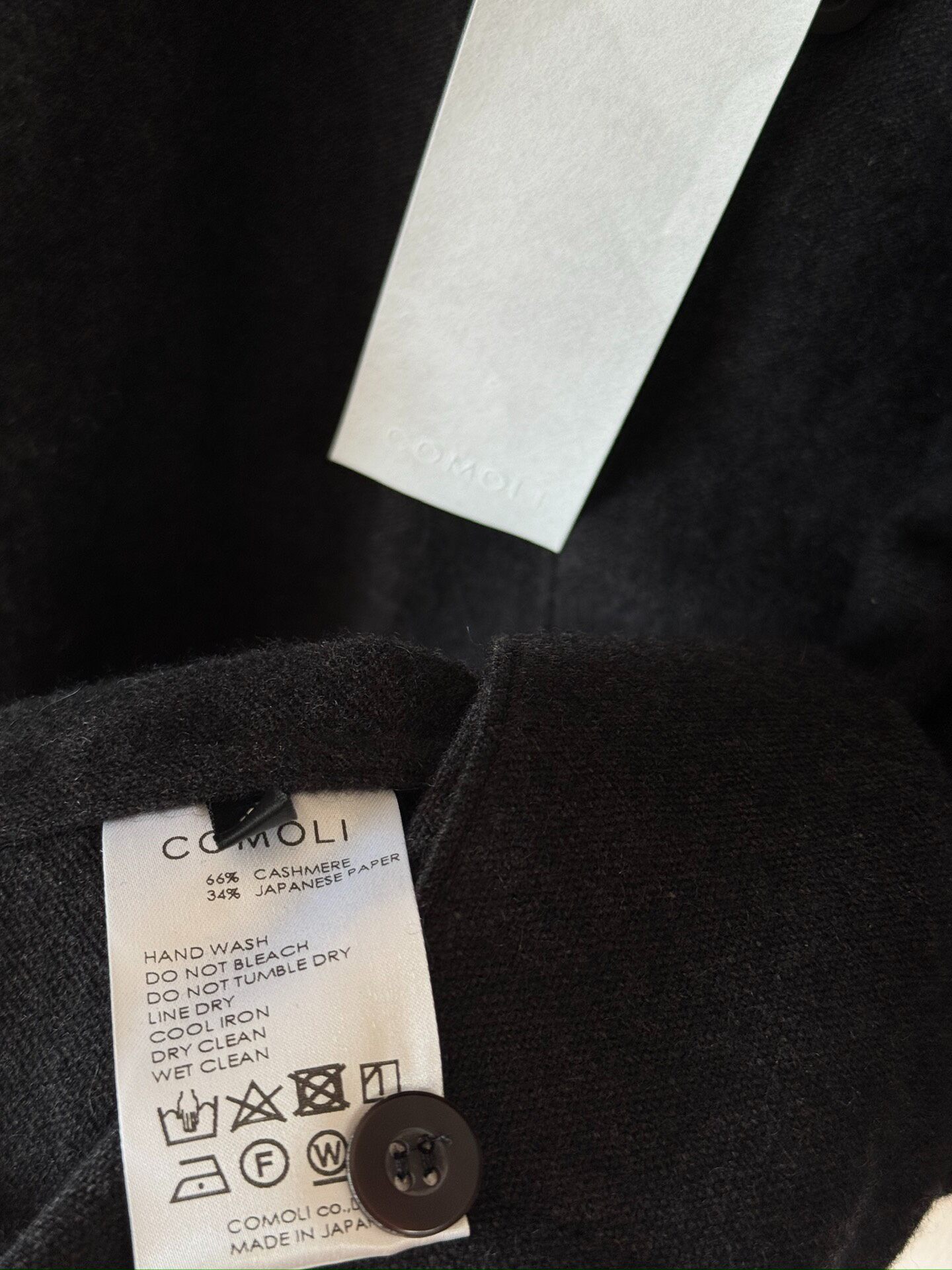 Comoli Cashmere Washi Shirt Jacket — label