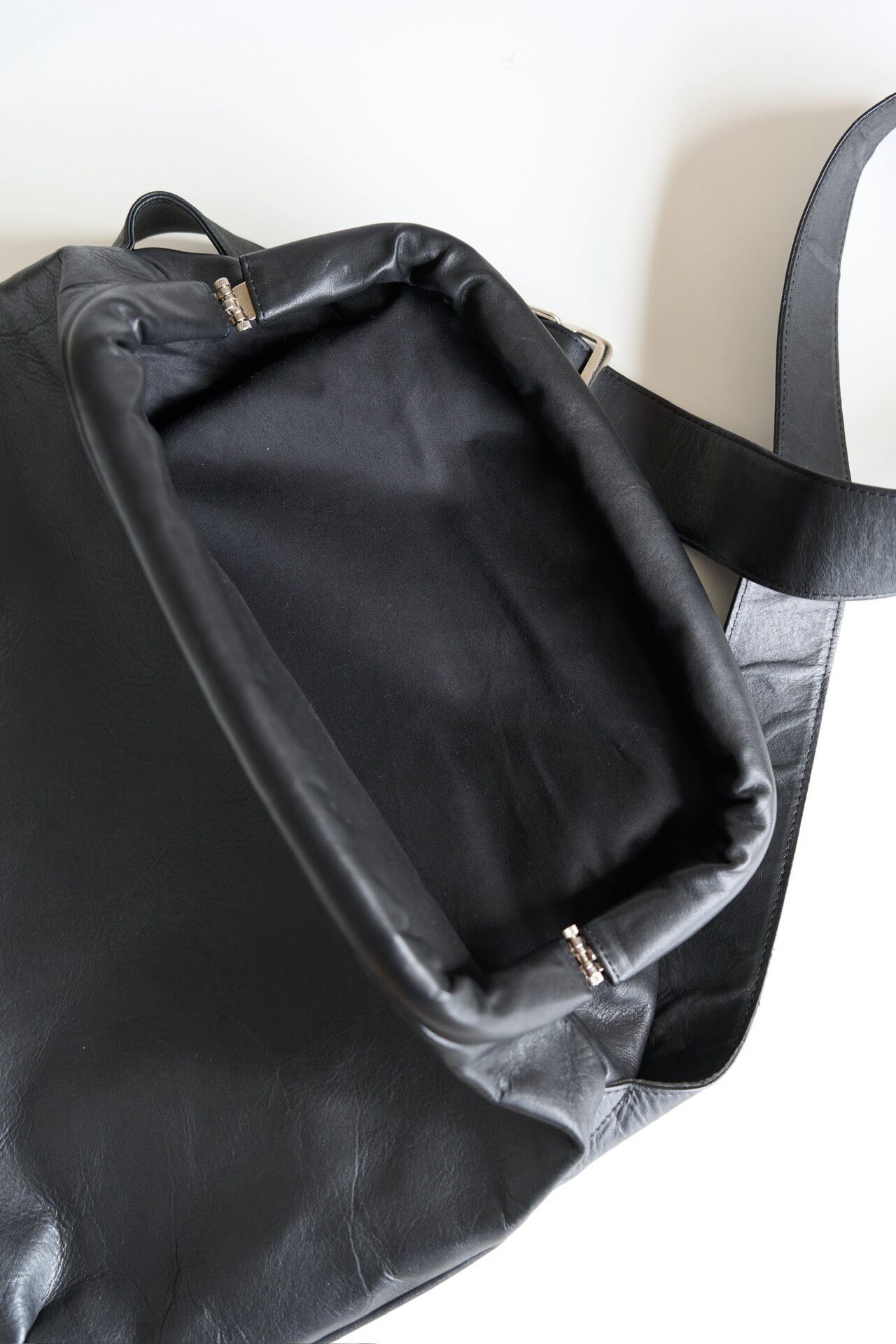 Yohji Yamamoto 25ss Leather Crossbody Bag — label