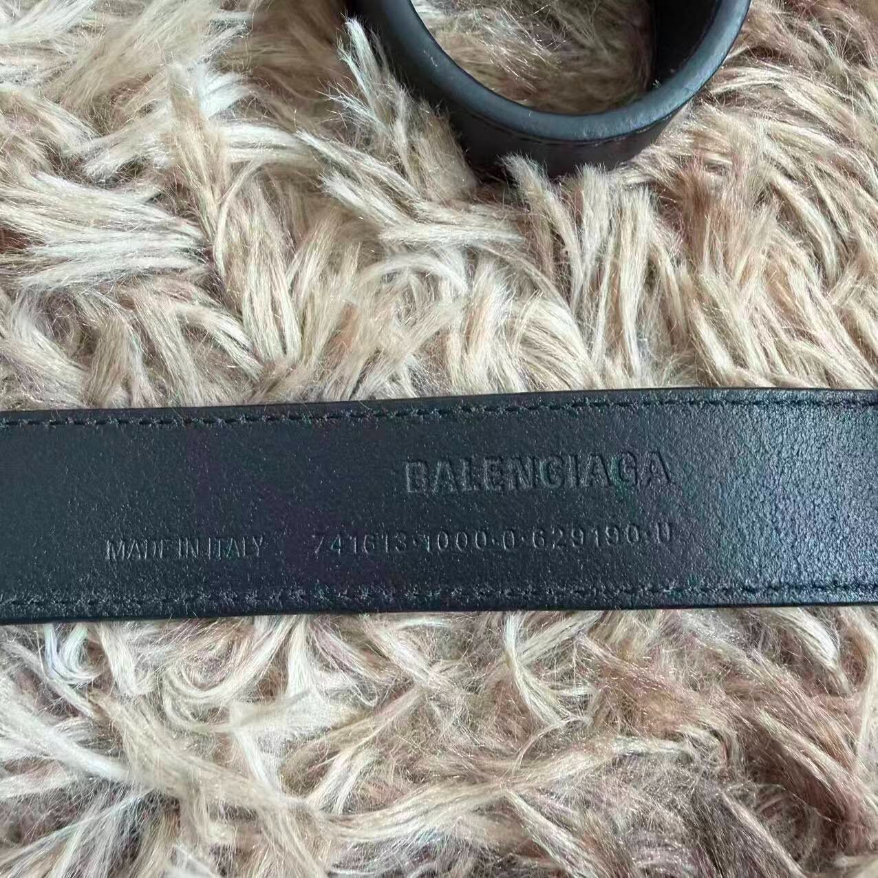 Balenciaga Bottle Opener Buckle Belt — detail