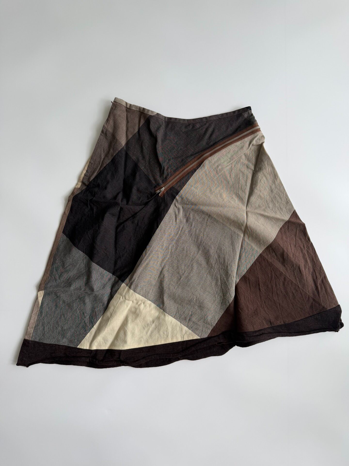 Tricot CDG Geometric Zip Patchwork Skirt — detail
