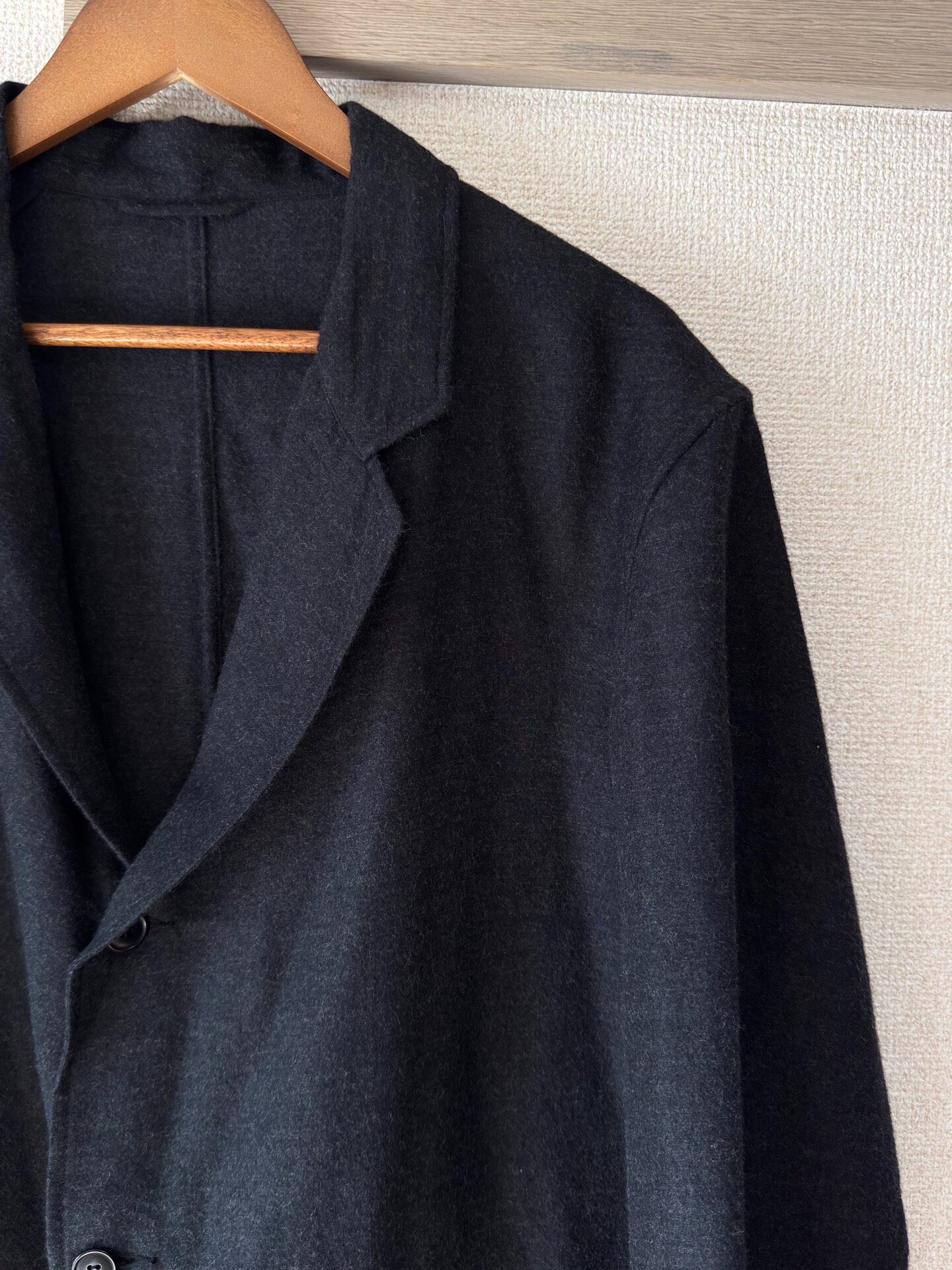 Comoli Wool-Silk Flannel Blazer — detail