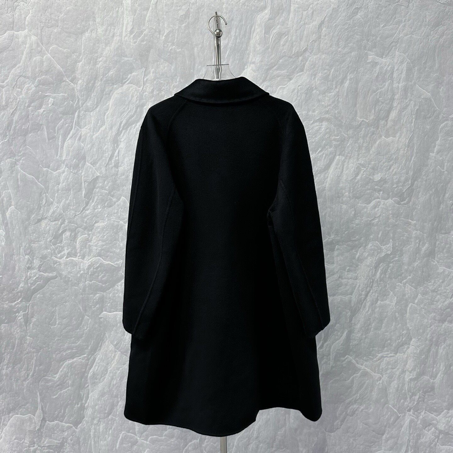 Dior FW24 Black Long Men’s Coat — label