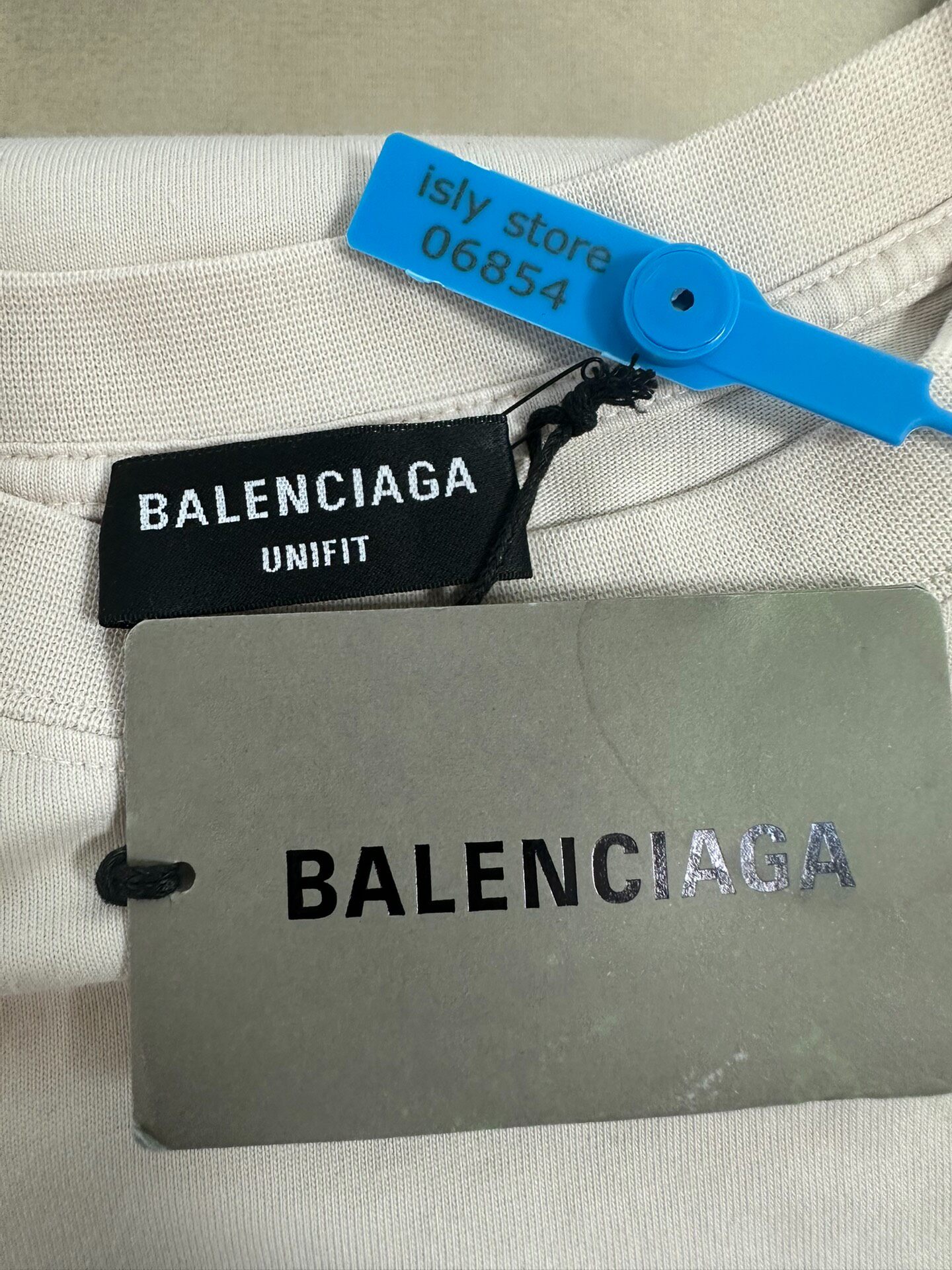 Balenciaga Men’s White FBI Print T-Shirt — label