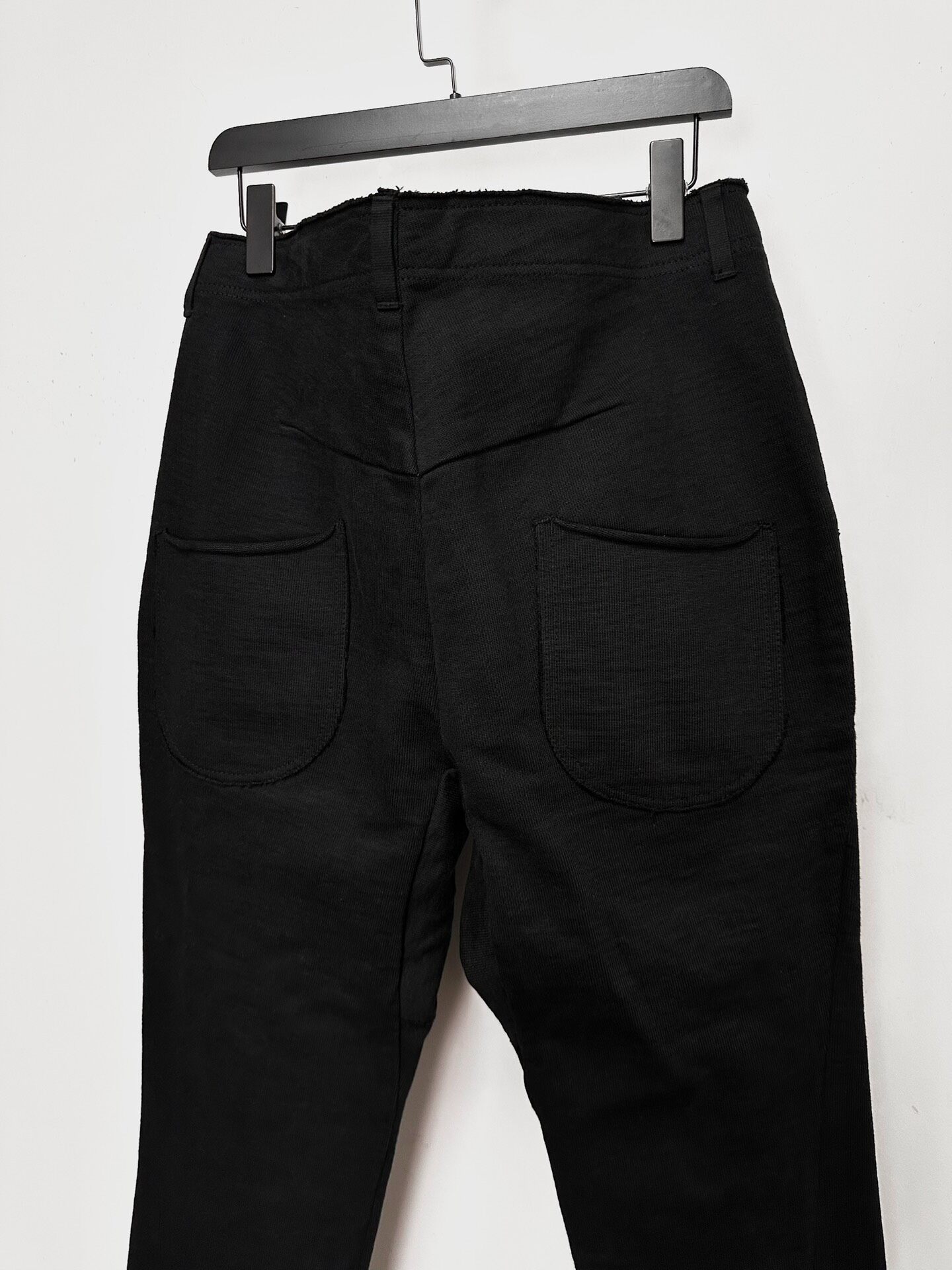 Viridi-Anne Deconstructed Tapered Pants — detail