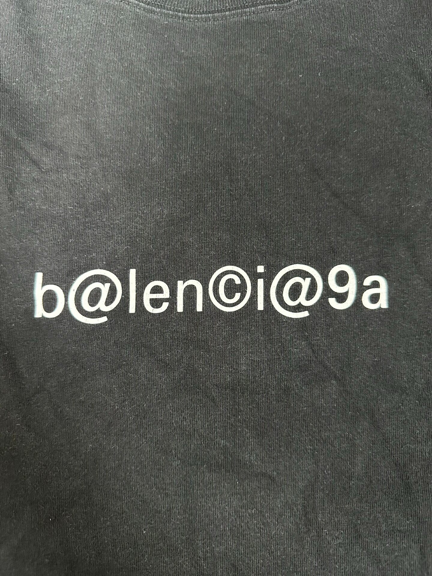 Balenciaga Black Logo Short-Sleeve Tee — detail
