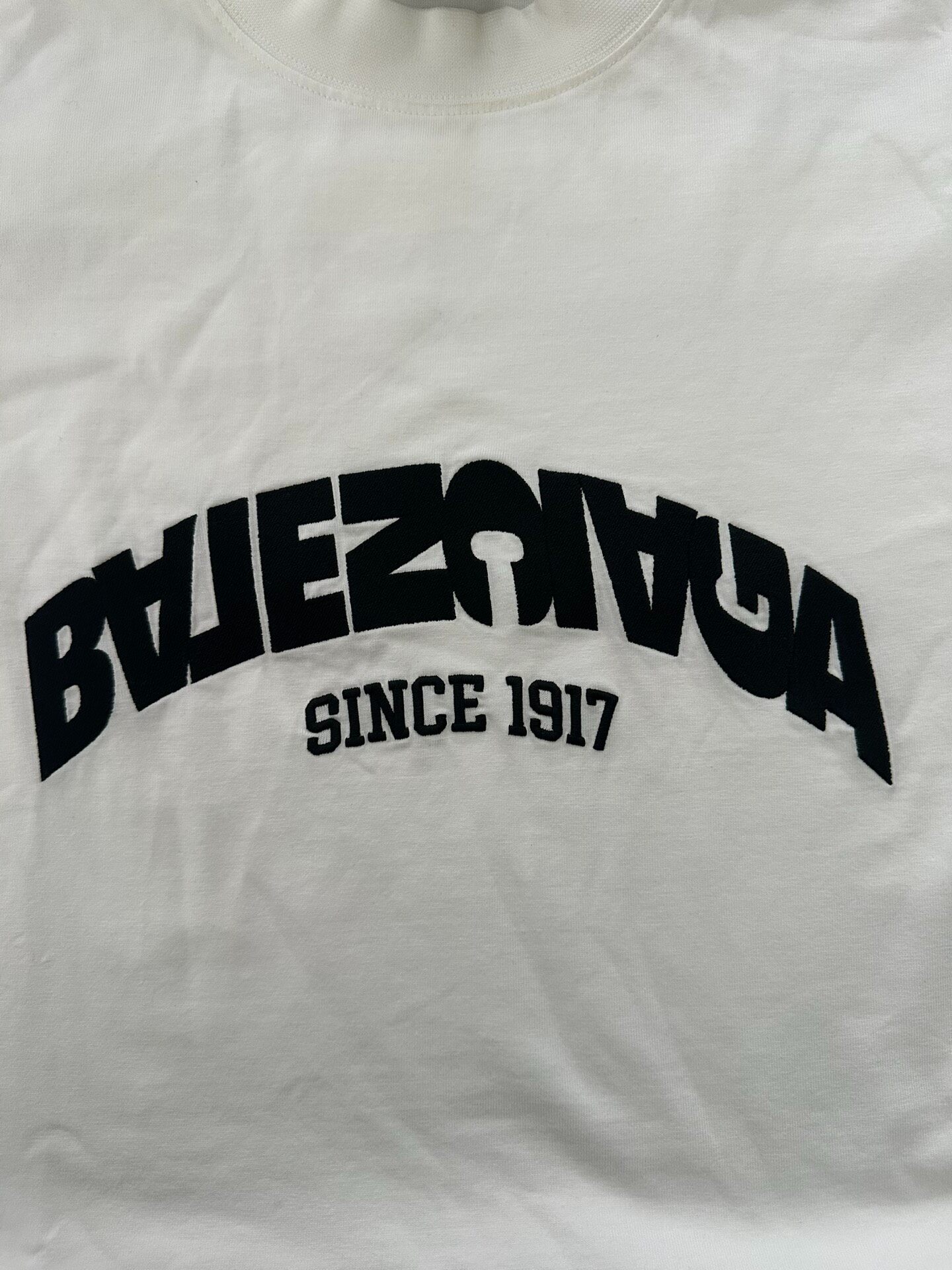 Balenciaga Women's White Short Sleeve T-Shirt — detail