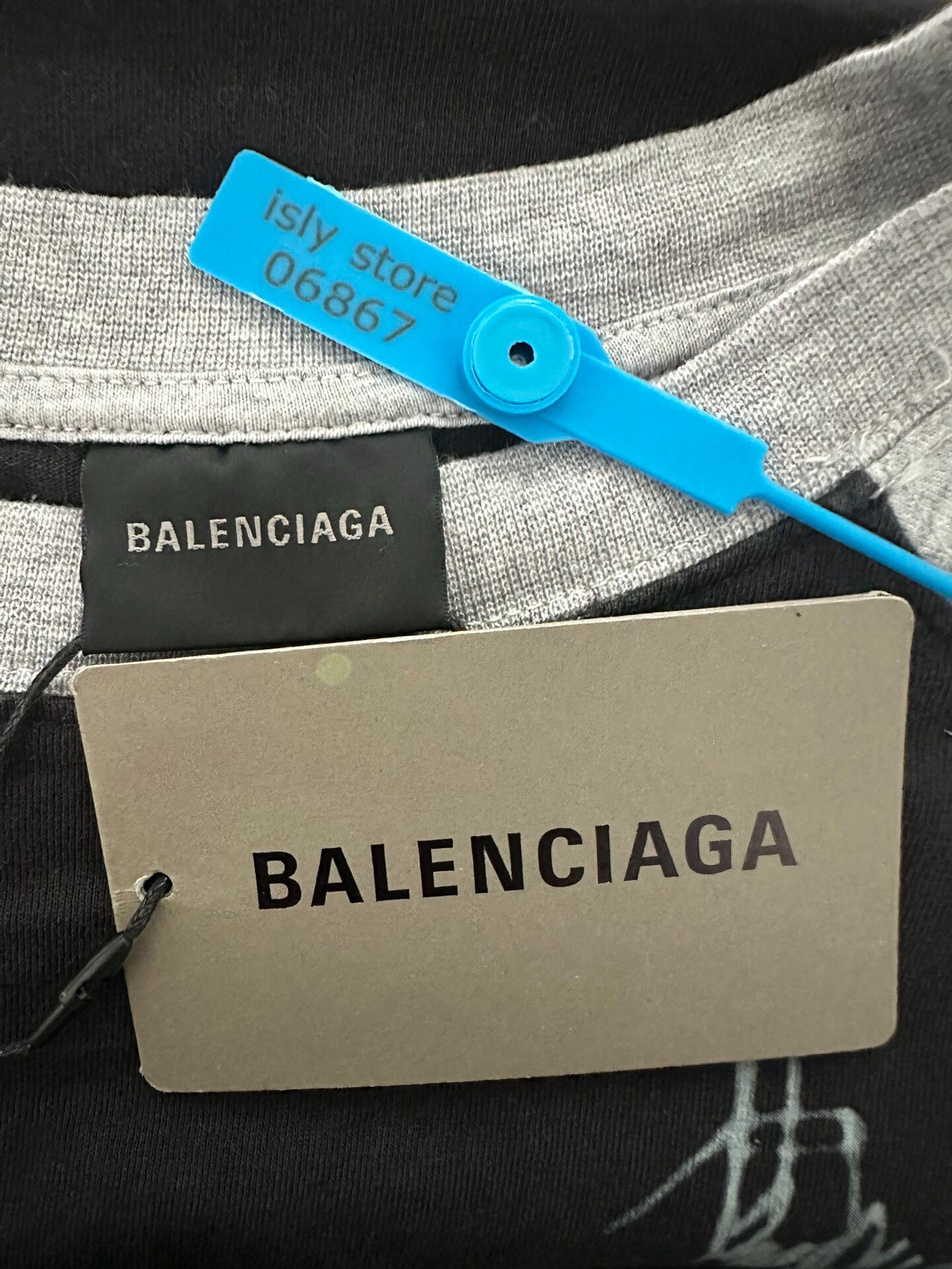 Balenciaga Raglan Sleeve T-Shirt — label