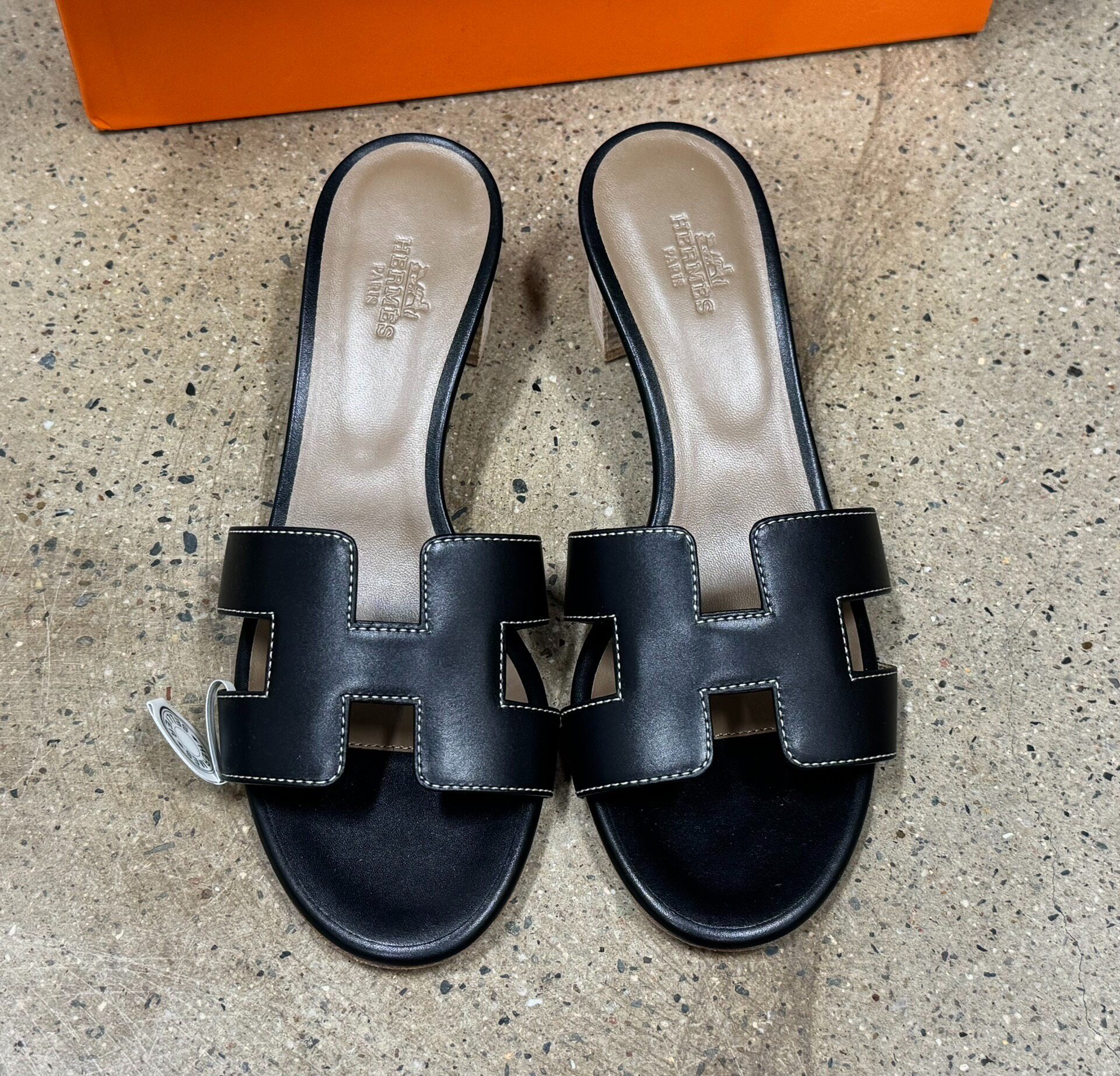 Hermes Oasis Black Leather Sandal — front