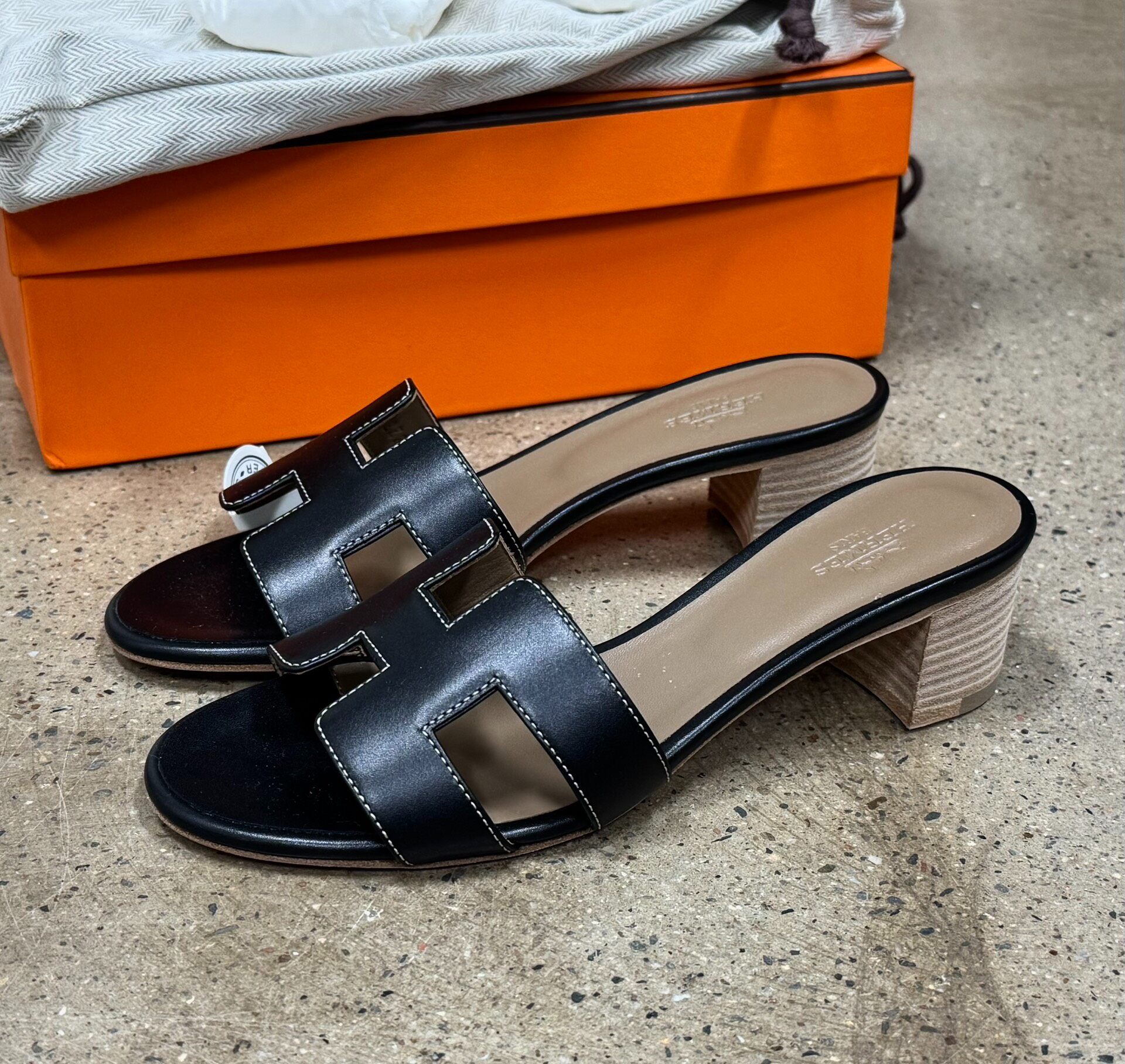 Hermes Oasis Black Leather Sandal
