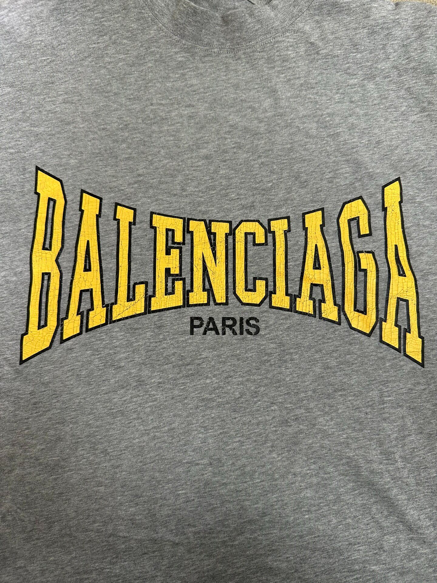 Balenciaga Gray Logo Short Sleeve Tee — detail