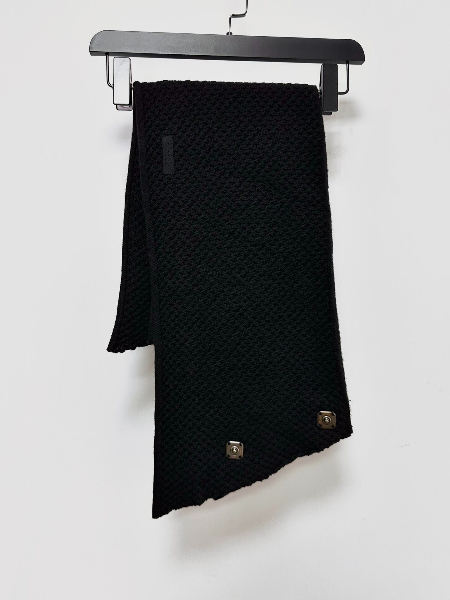 Devoa Cashmere Blend Button Knit Scarf — front