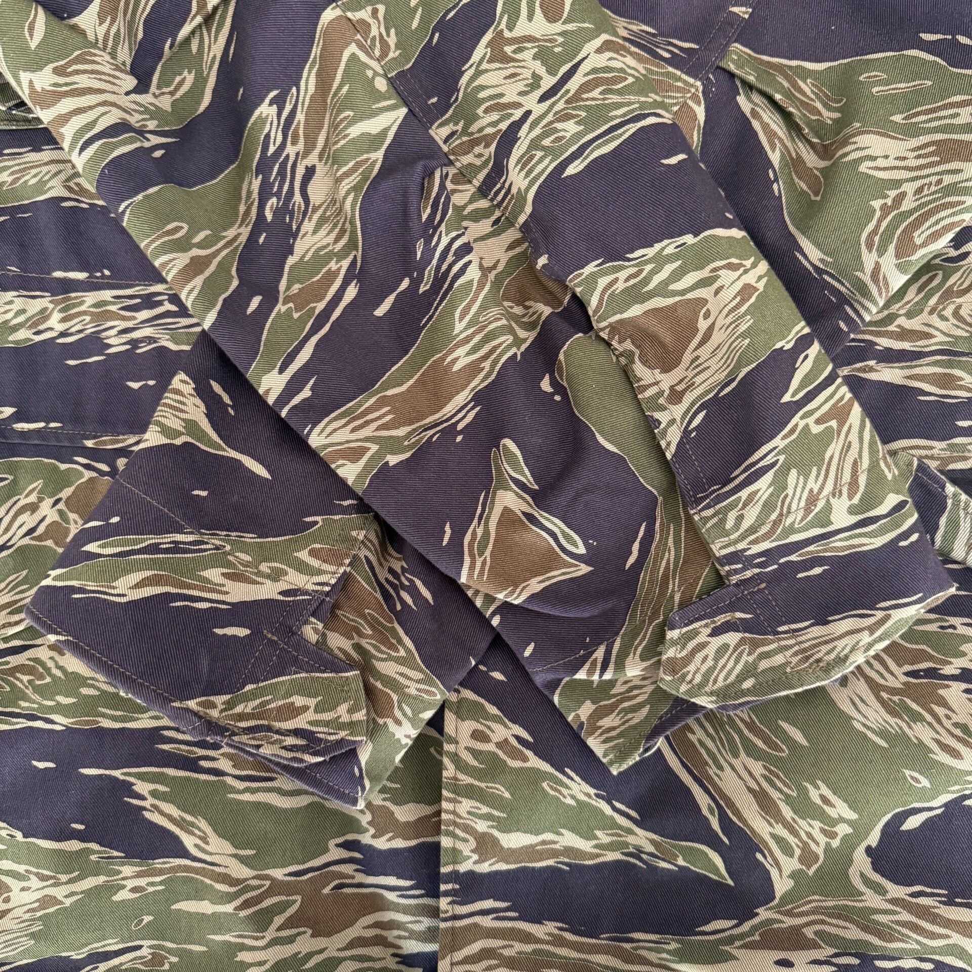 Real Mccoys M65 Tiger Stripe Jacket — label