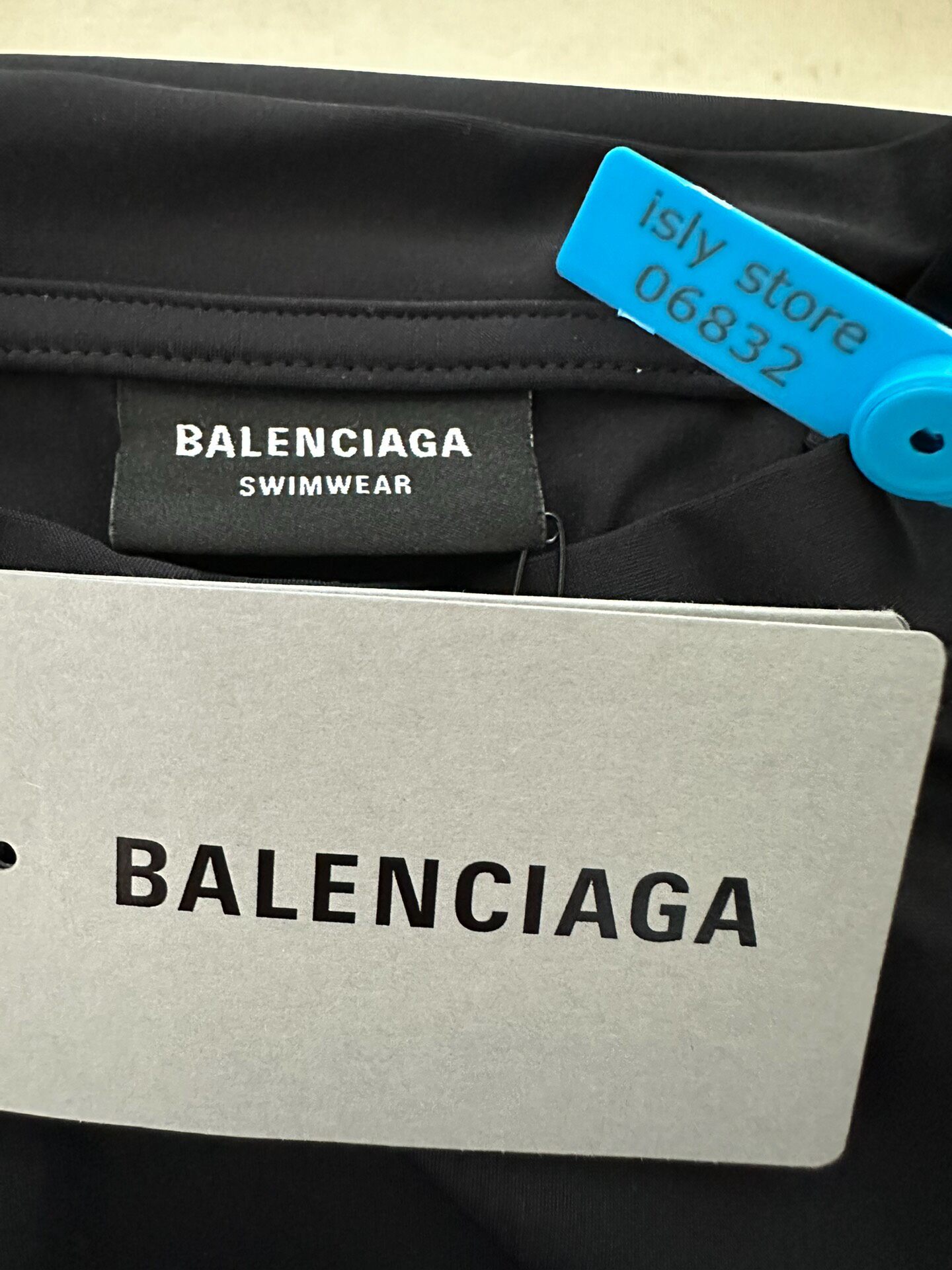Balenciaga Men's Black Logo T-Shirt — label