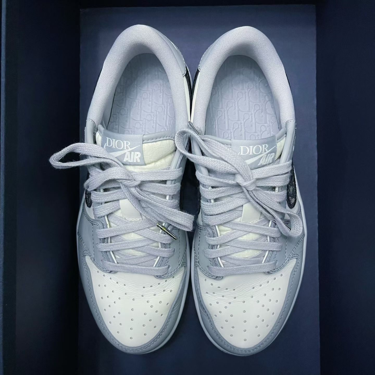 Dior x Air Jordan 1 Low Sneakers — detail