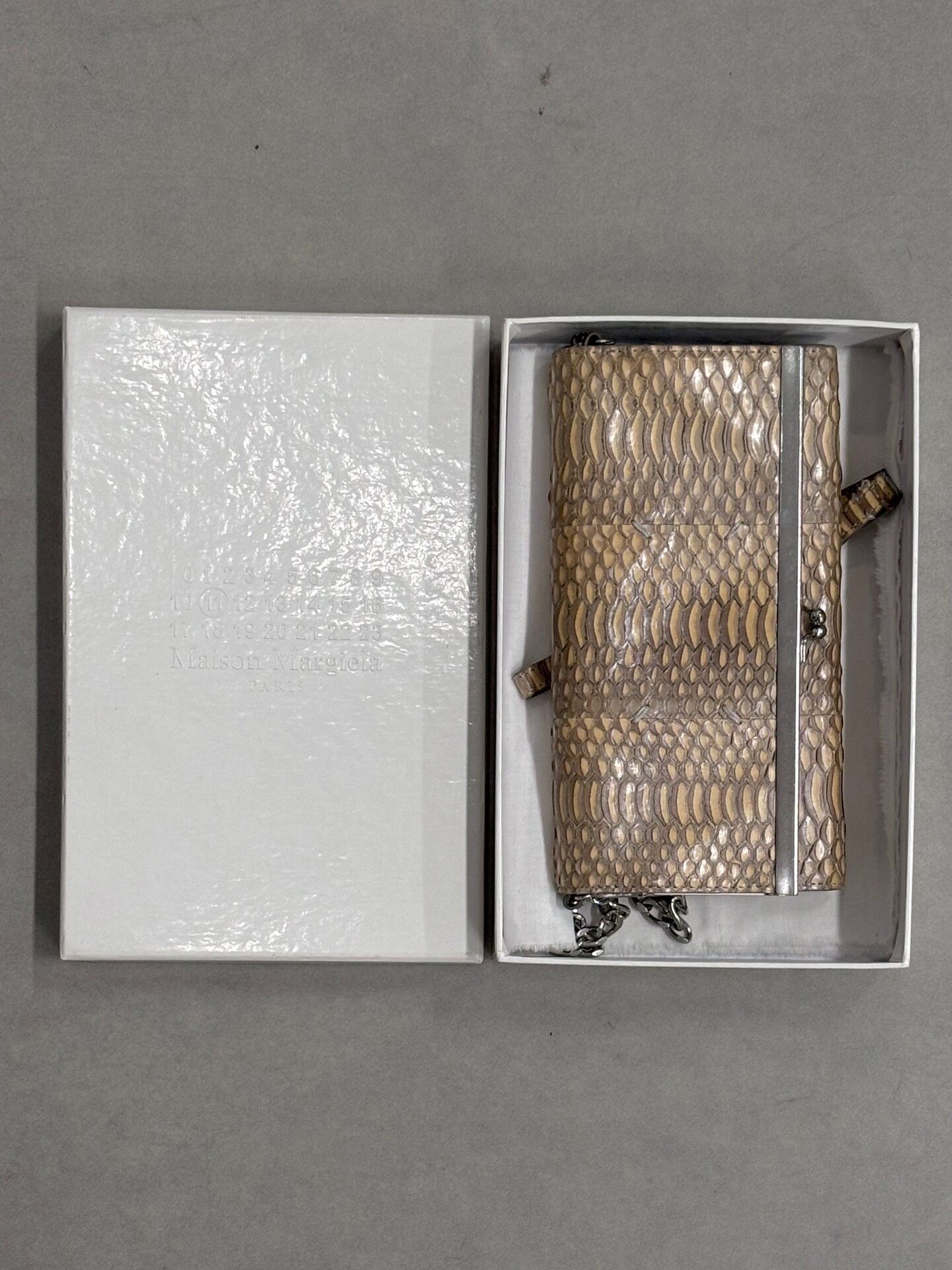 Maison Margiela AW2016 Snake Clutch — detail