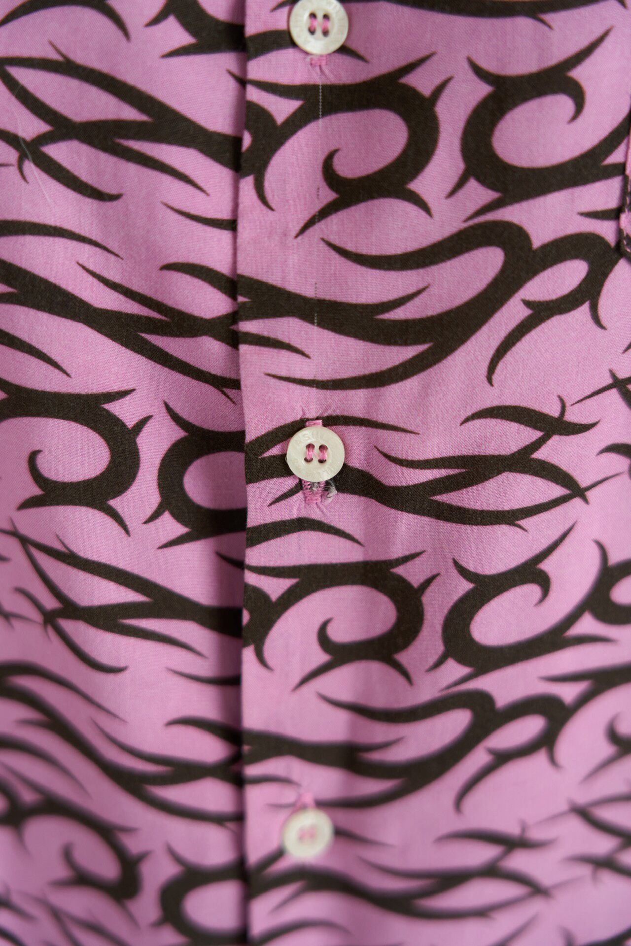 Ashley Williams Pink Thorn Print Shirt — label