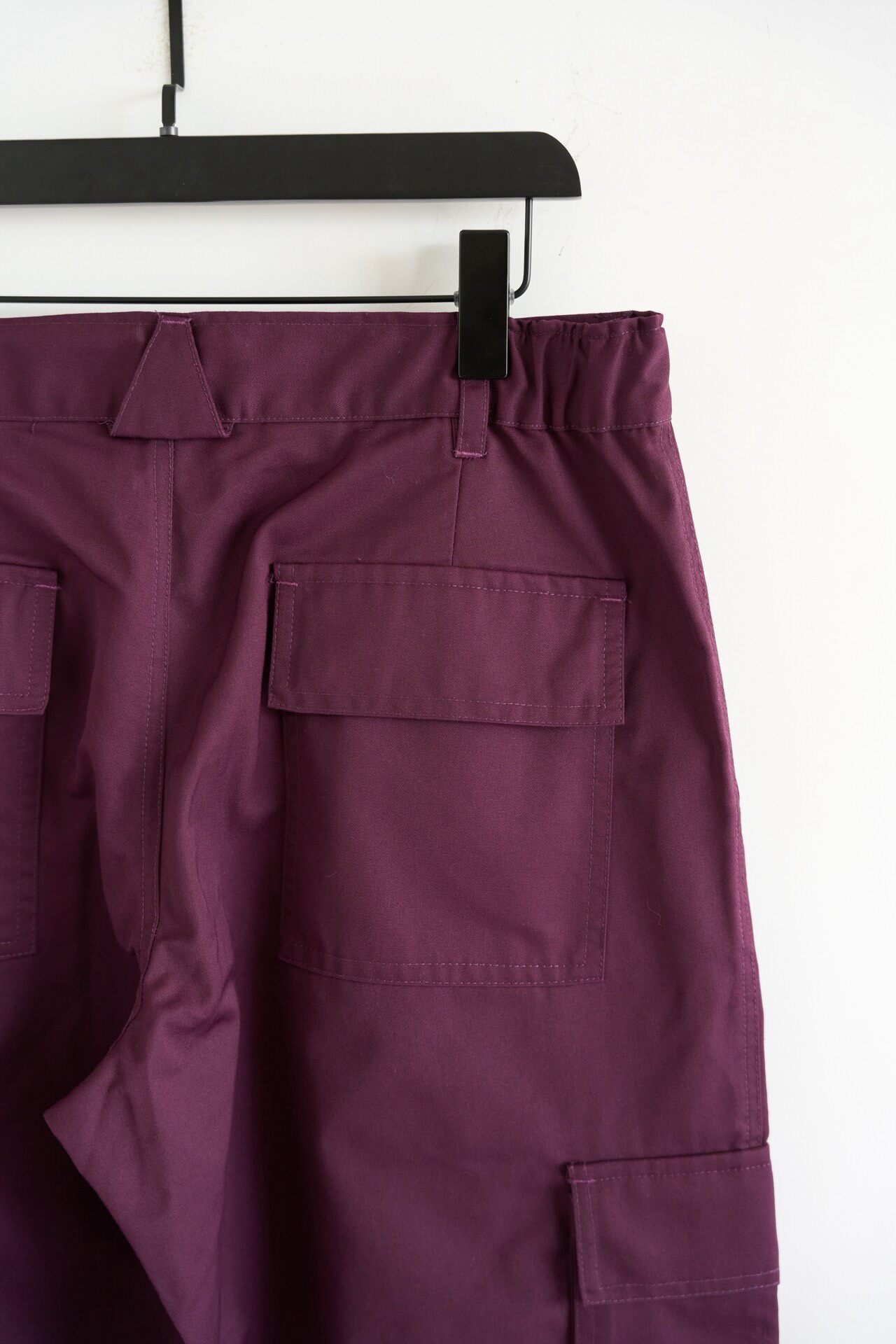 GR10K Maroon Straight-Leg Cargo Pants — label