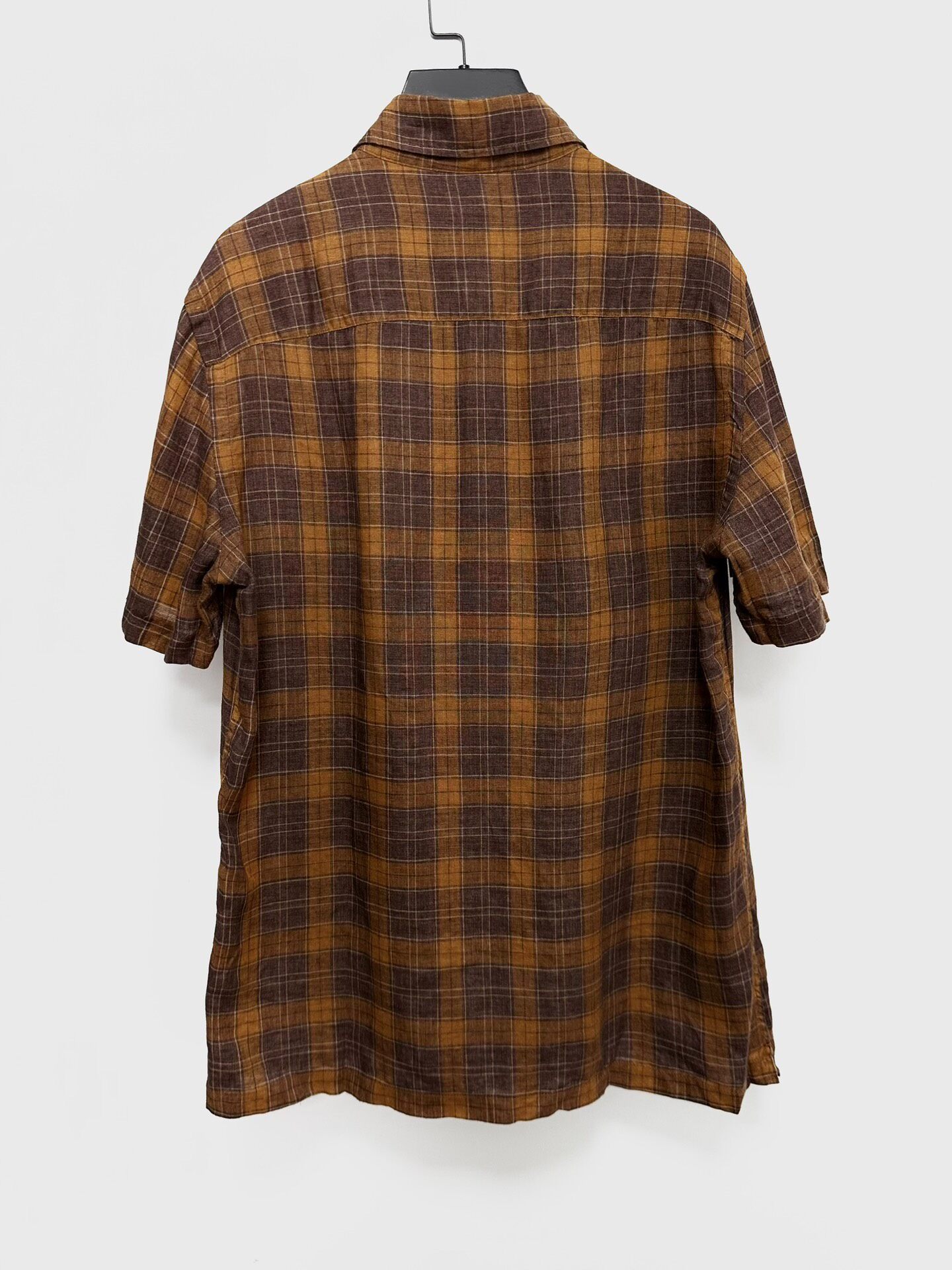 Vintage Plaid Linen Button-Up Shirt — detail