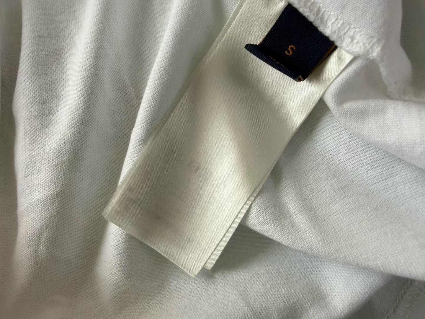 Louis Vuitton White House Print Short Tee — label