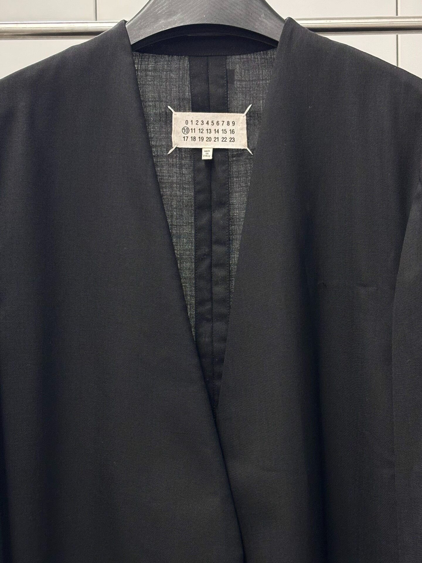 Maison Margiela SS2018 Collarless Blazer — back