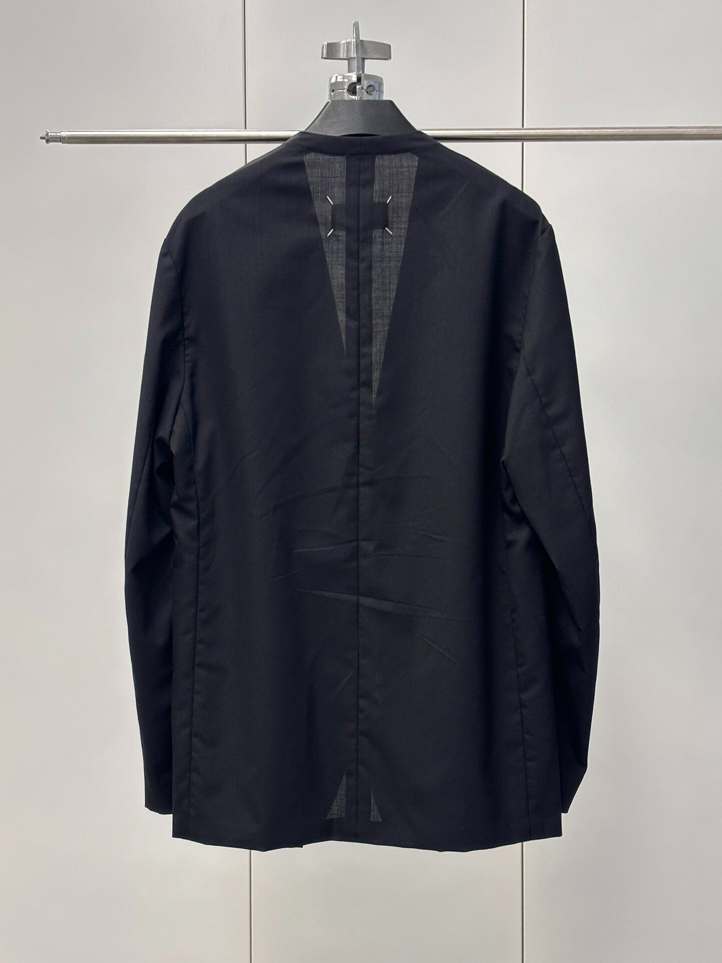 Maison Margiela SS2018 Collarless Blazer — label