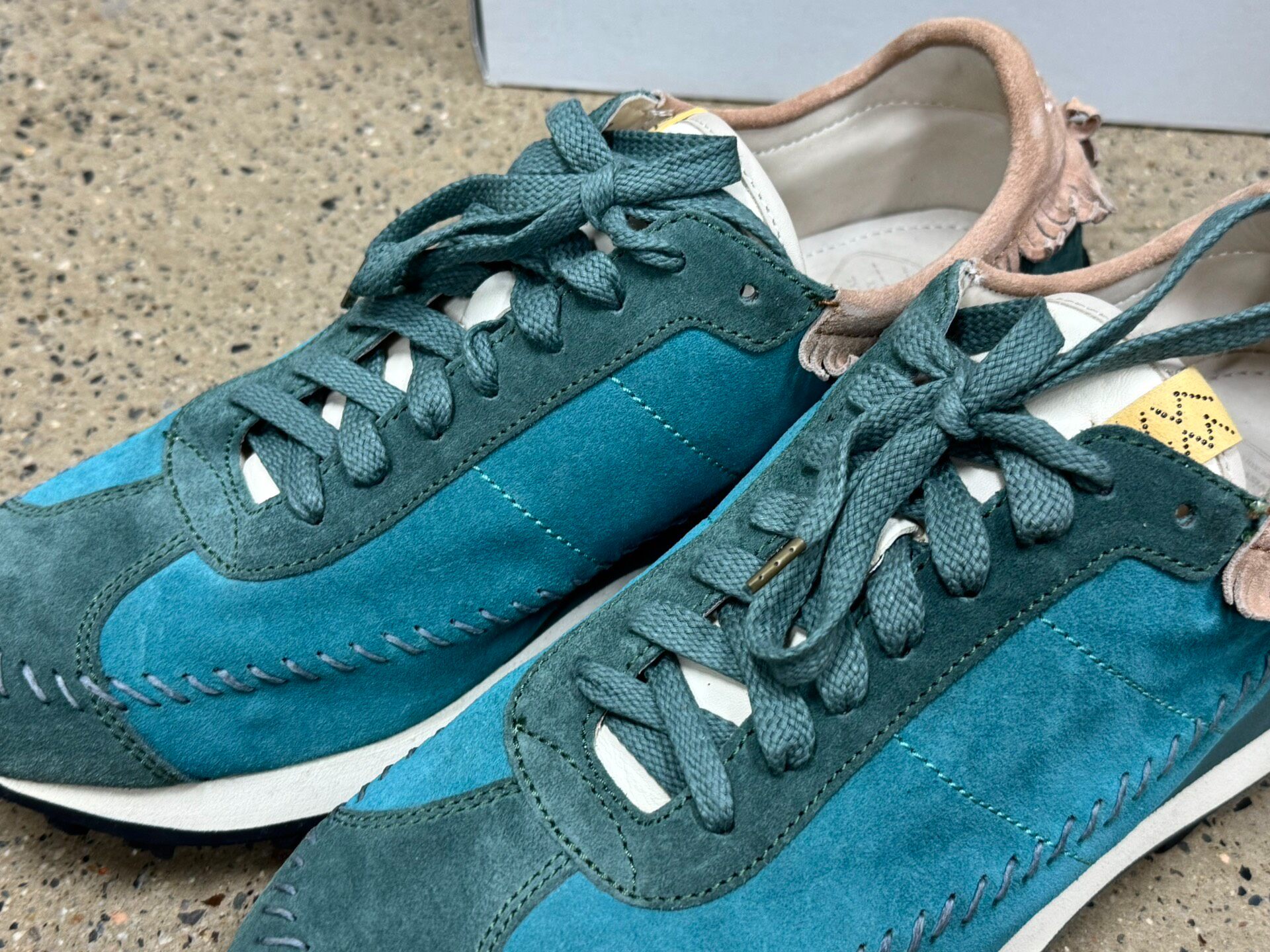 Visvim 22AW WALPI RUNNER Sneakers — label