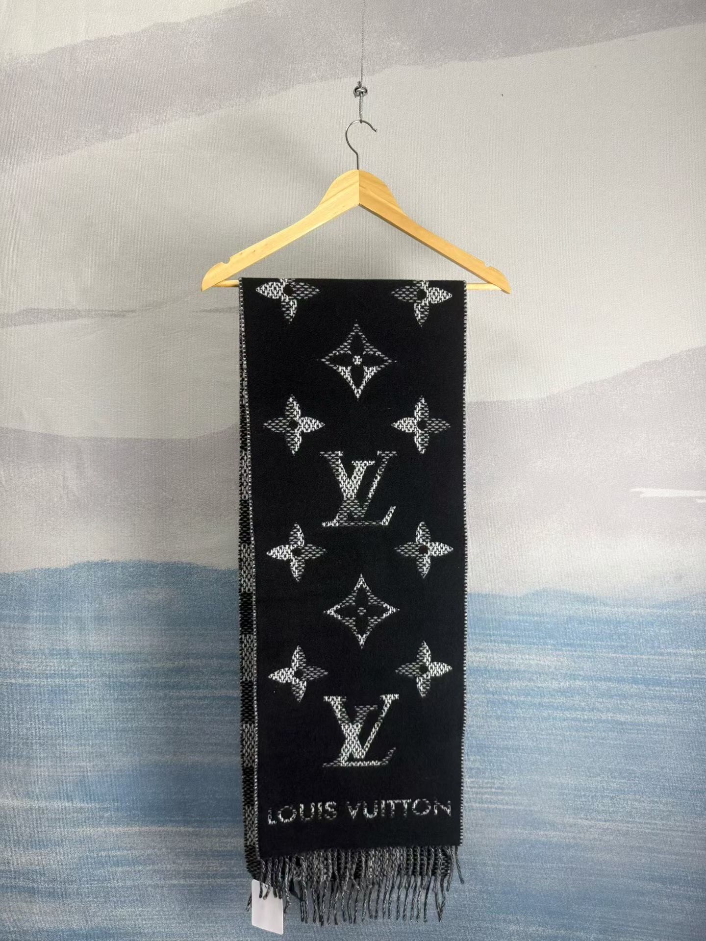 Louis Vuitton Black Gray Monogram Cashmere Scarf — detail