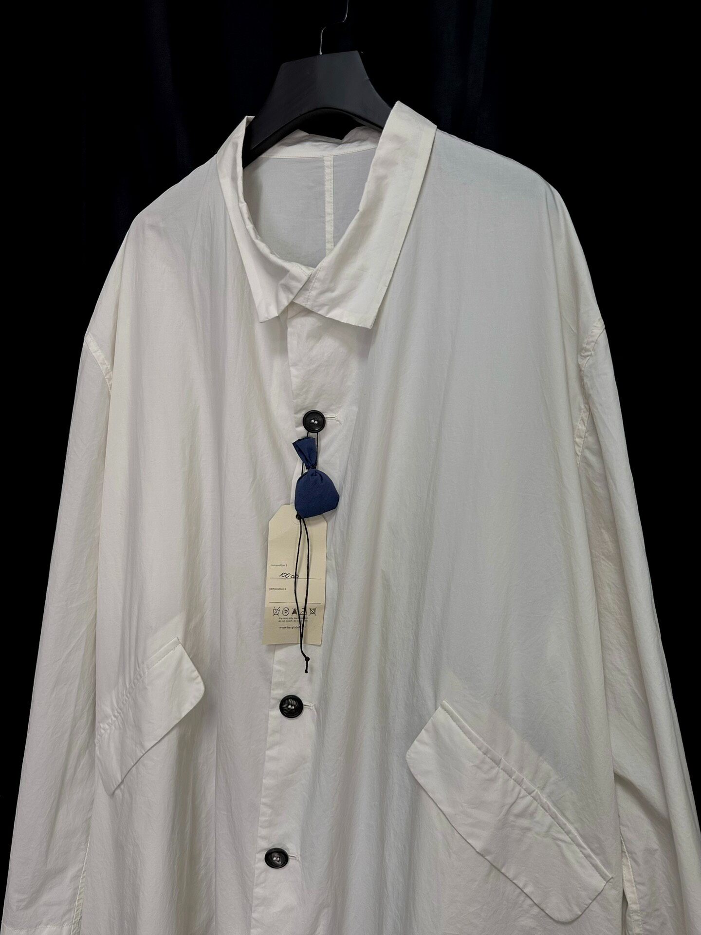 Bergfabel White Oversize Coat — label