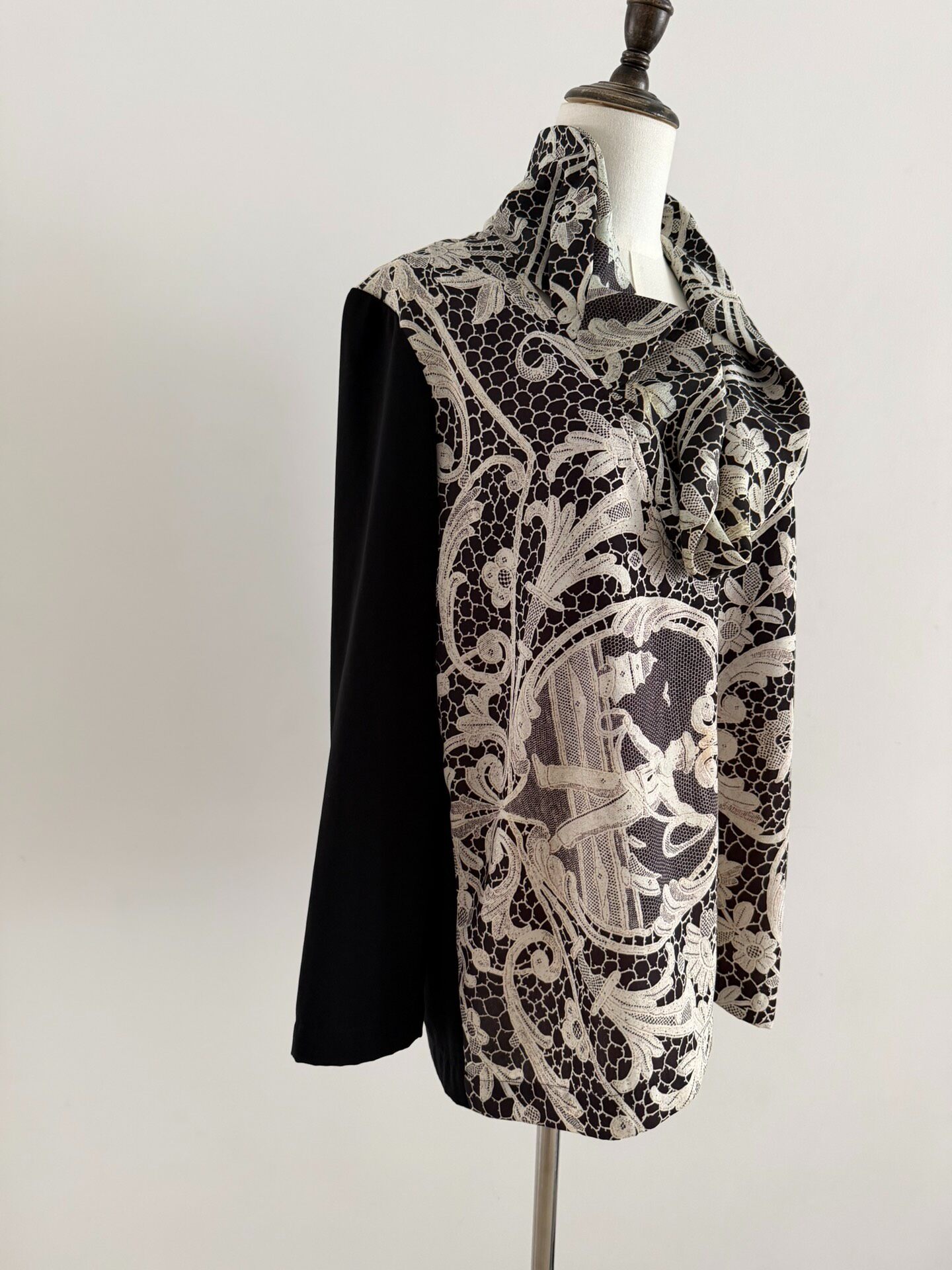 Tricot Comme des Garcons Long-Sleeve Top — detail