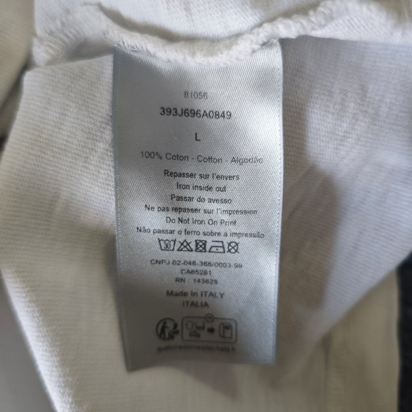 Dior Men's Short-Sleeve Logo T-Shirt — label