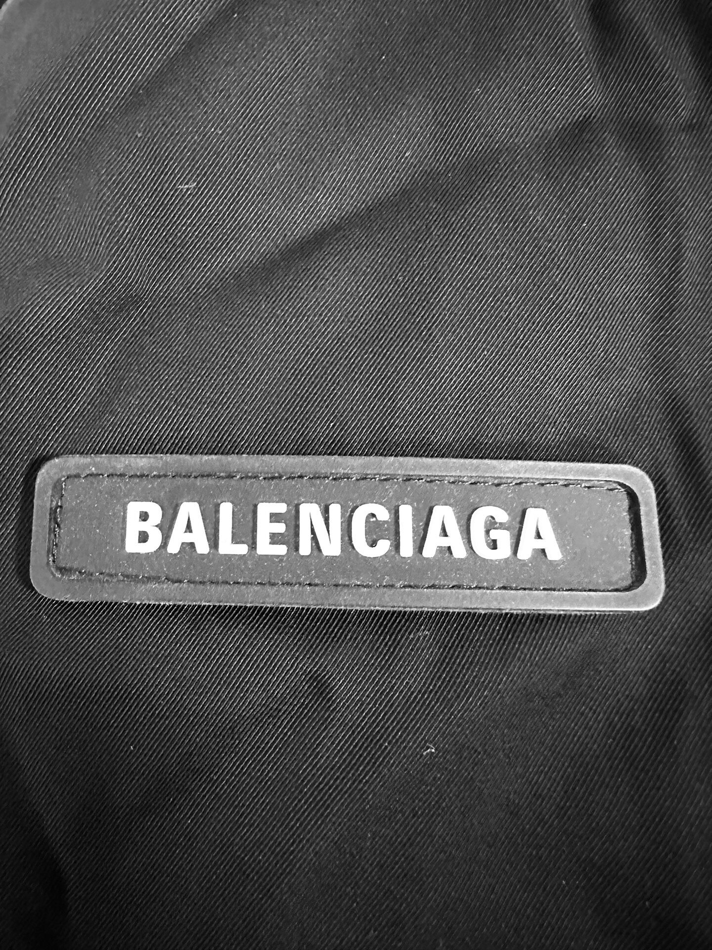 Balenciaga Men's Black Relaxed Blazer — detail