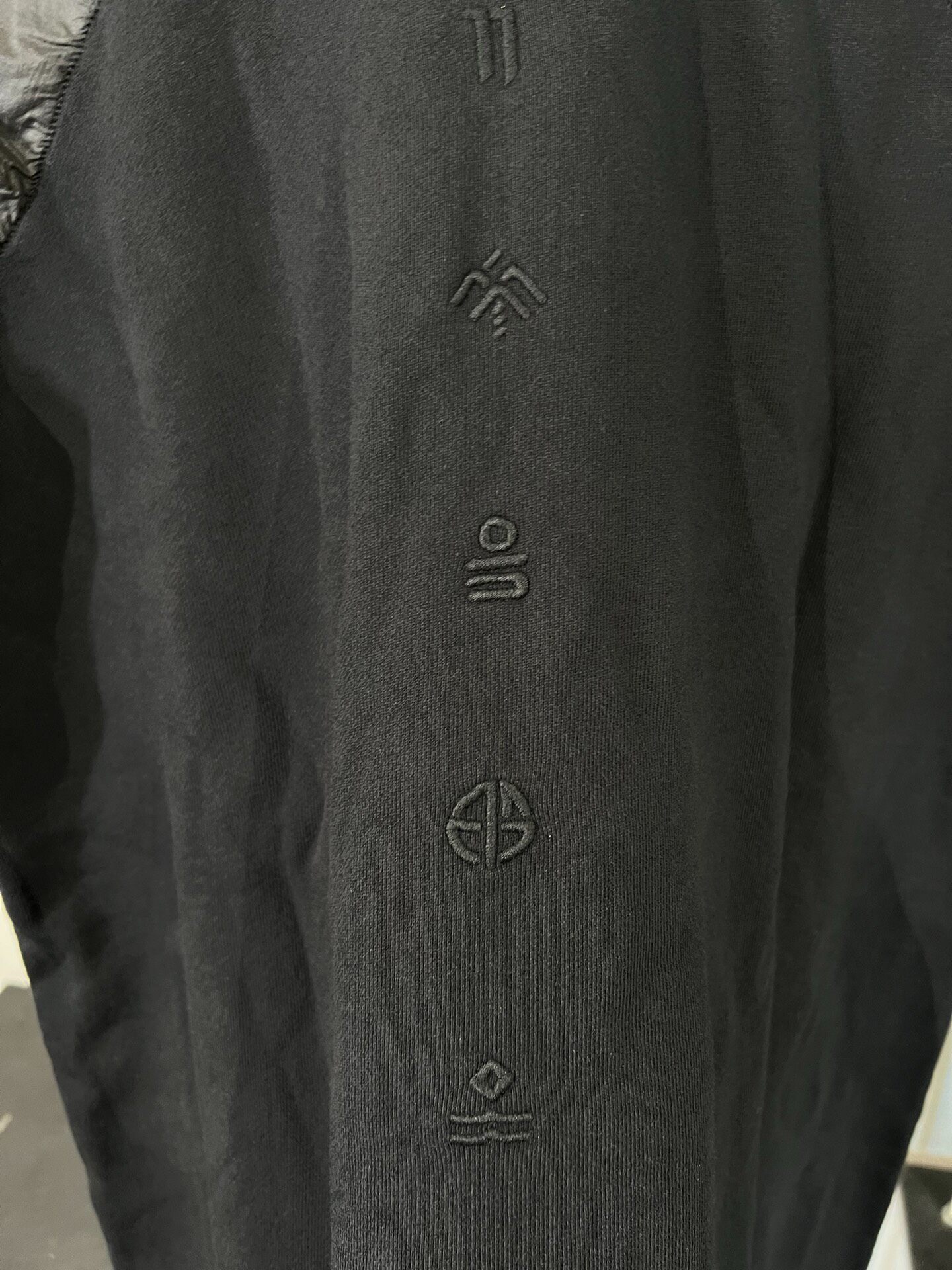 11by Boris Bidjan Saberi Black Sweatshirt — label