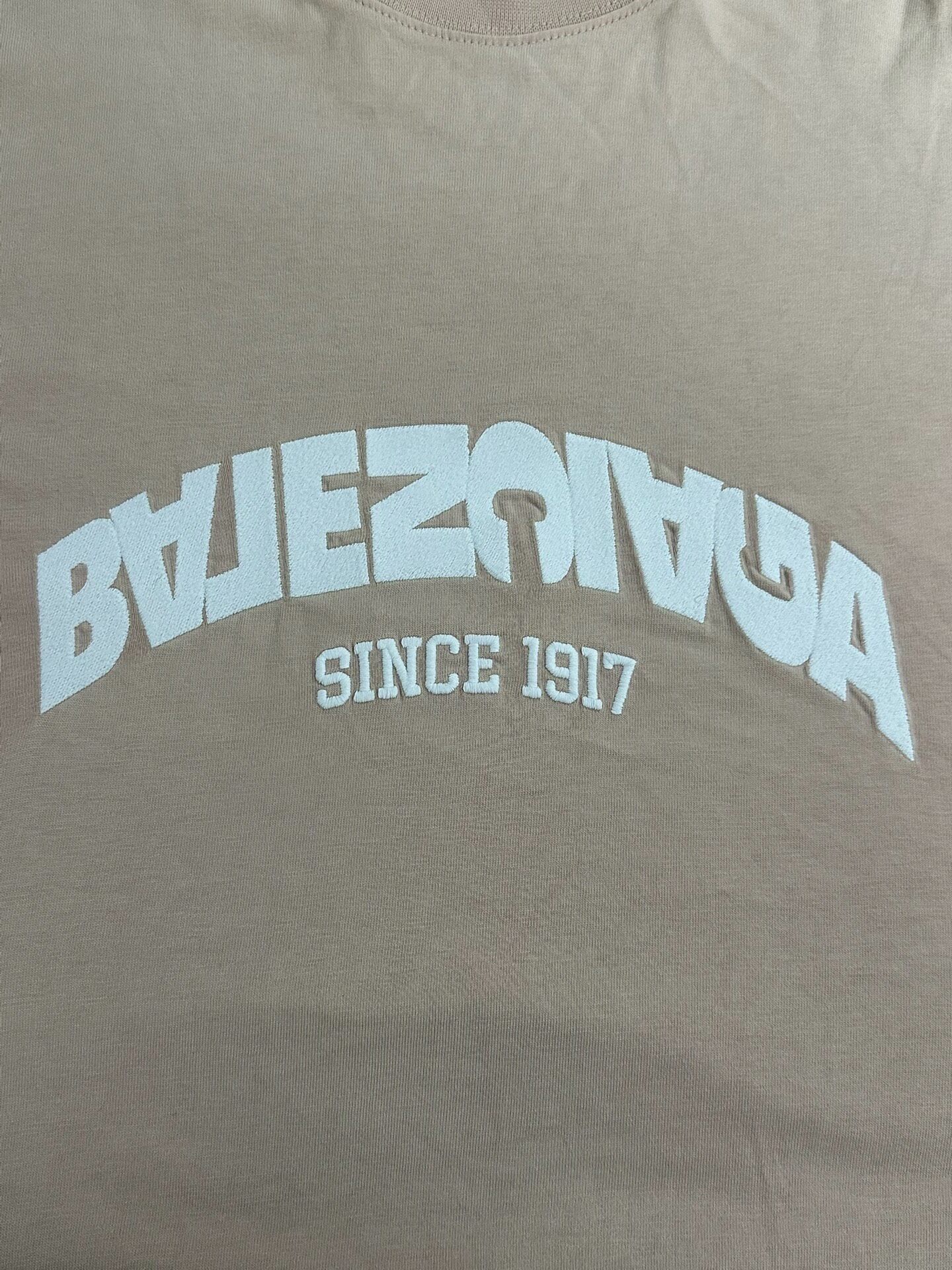 Balenciaga Logo Print Short Sleeve T-Shirt — detail