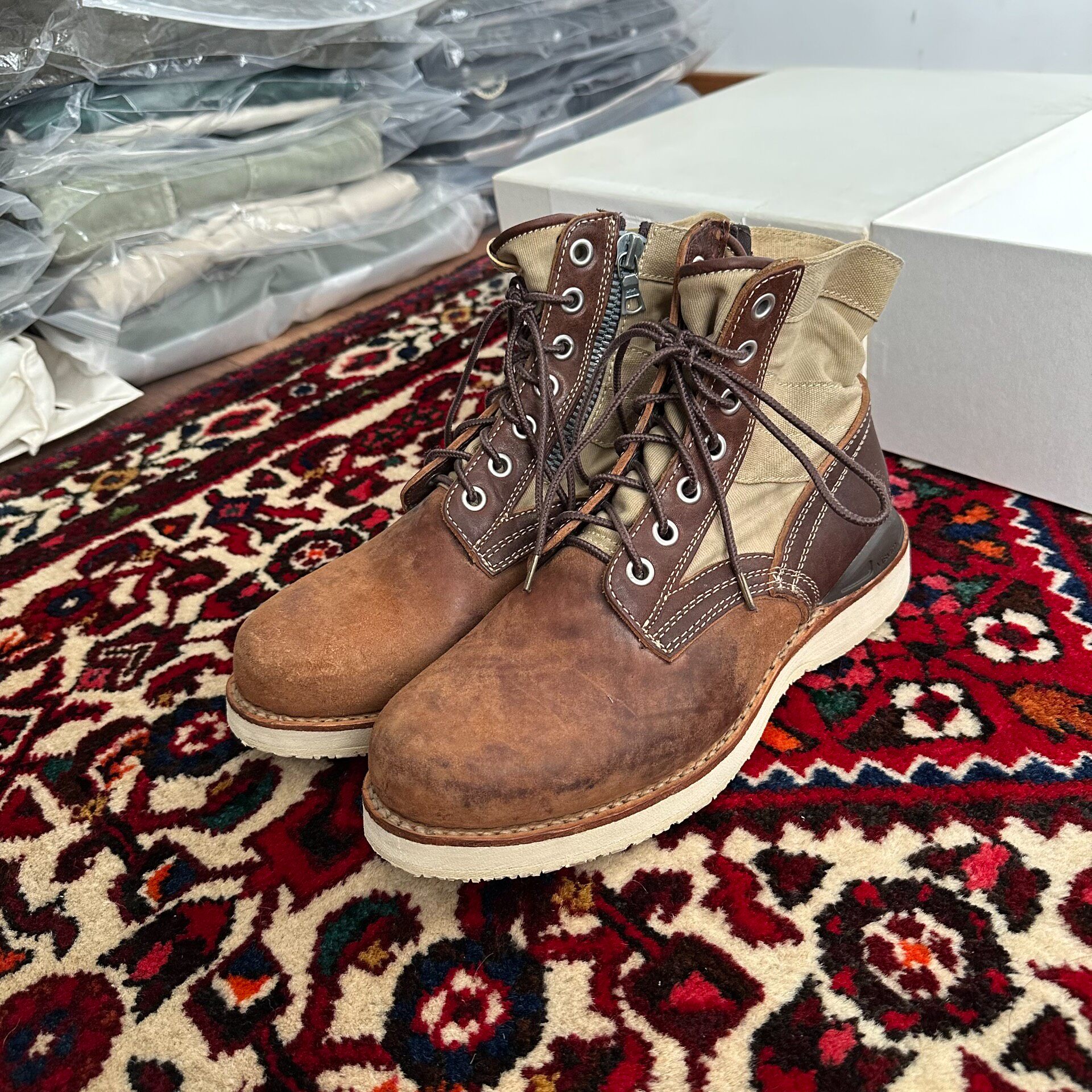Visvim 22AW 7-hole Cracked Leather Boots — front
