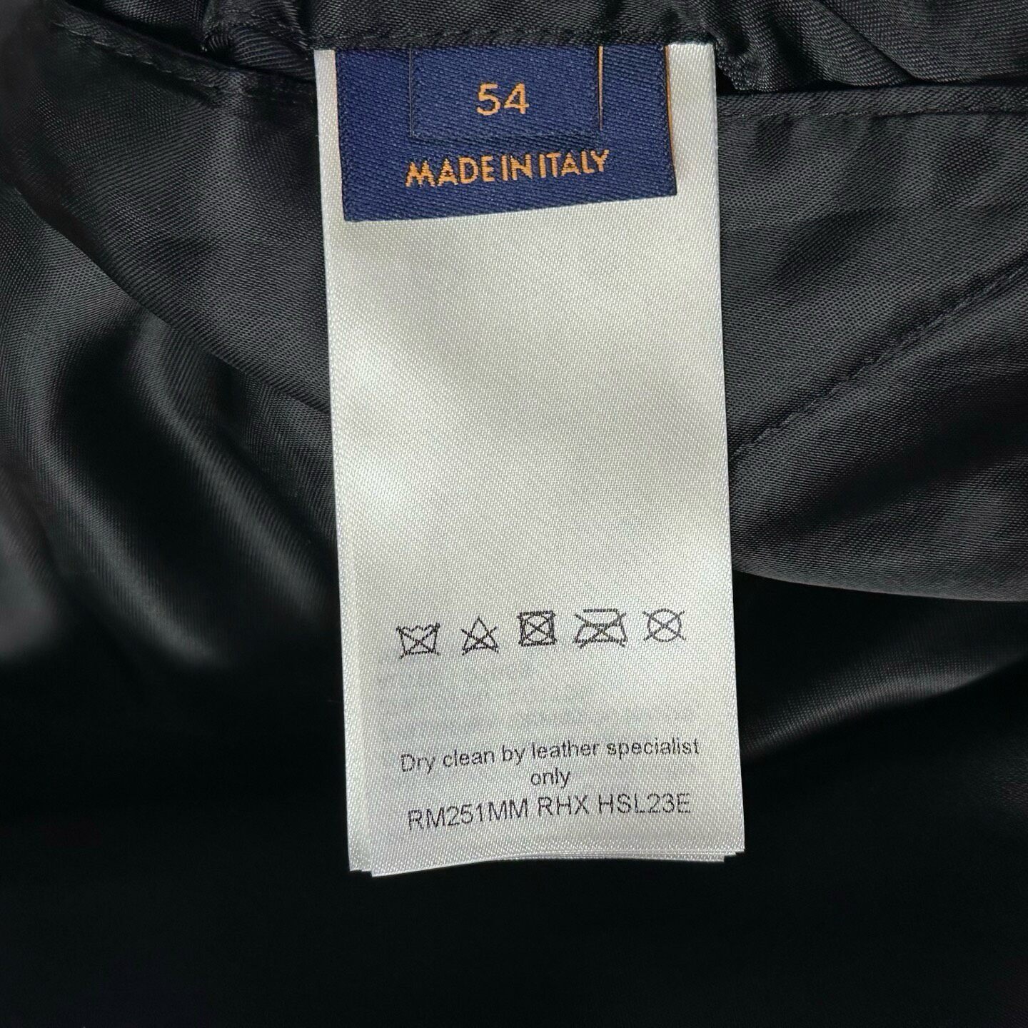 LV SS25 Men's Size 54 Collared Fur Coat — label