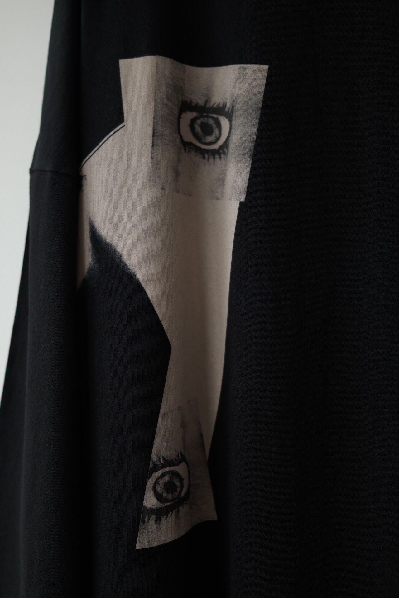 Yohji Yamamoto 18AW Oversized Eye Print Top — detail