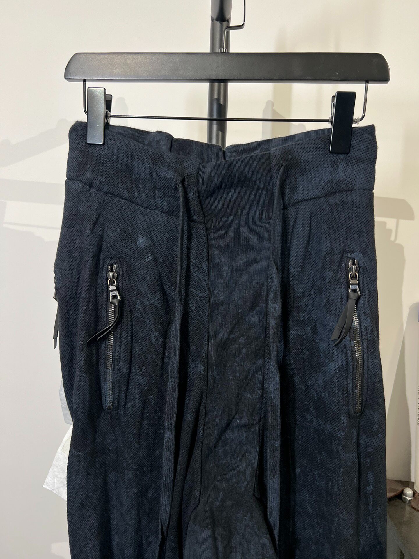 Boris Bidjan Saberi Drop-Crotch Sweatpants — detail