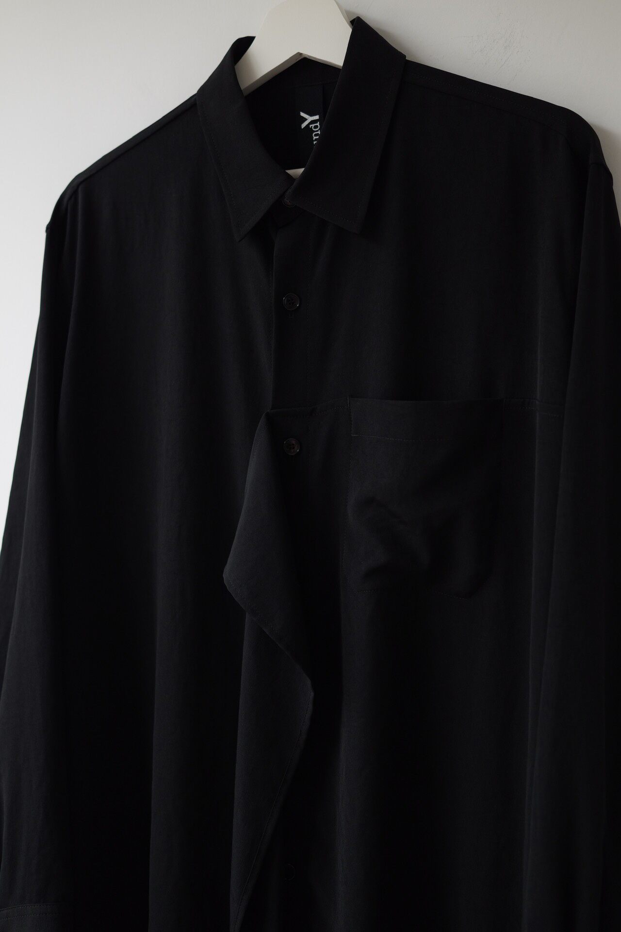 Yohji Yamamoto Groundy 24AW Asymmetric Shirt — detail