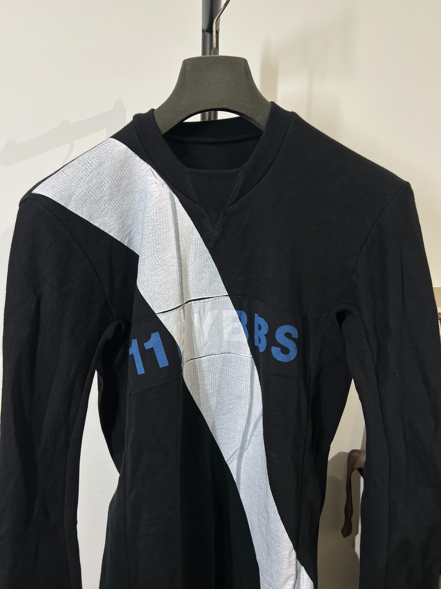 Boris Bidjan Saberi CR3 Sweatshirt — detail