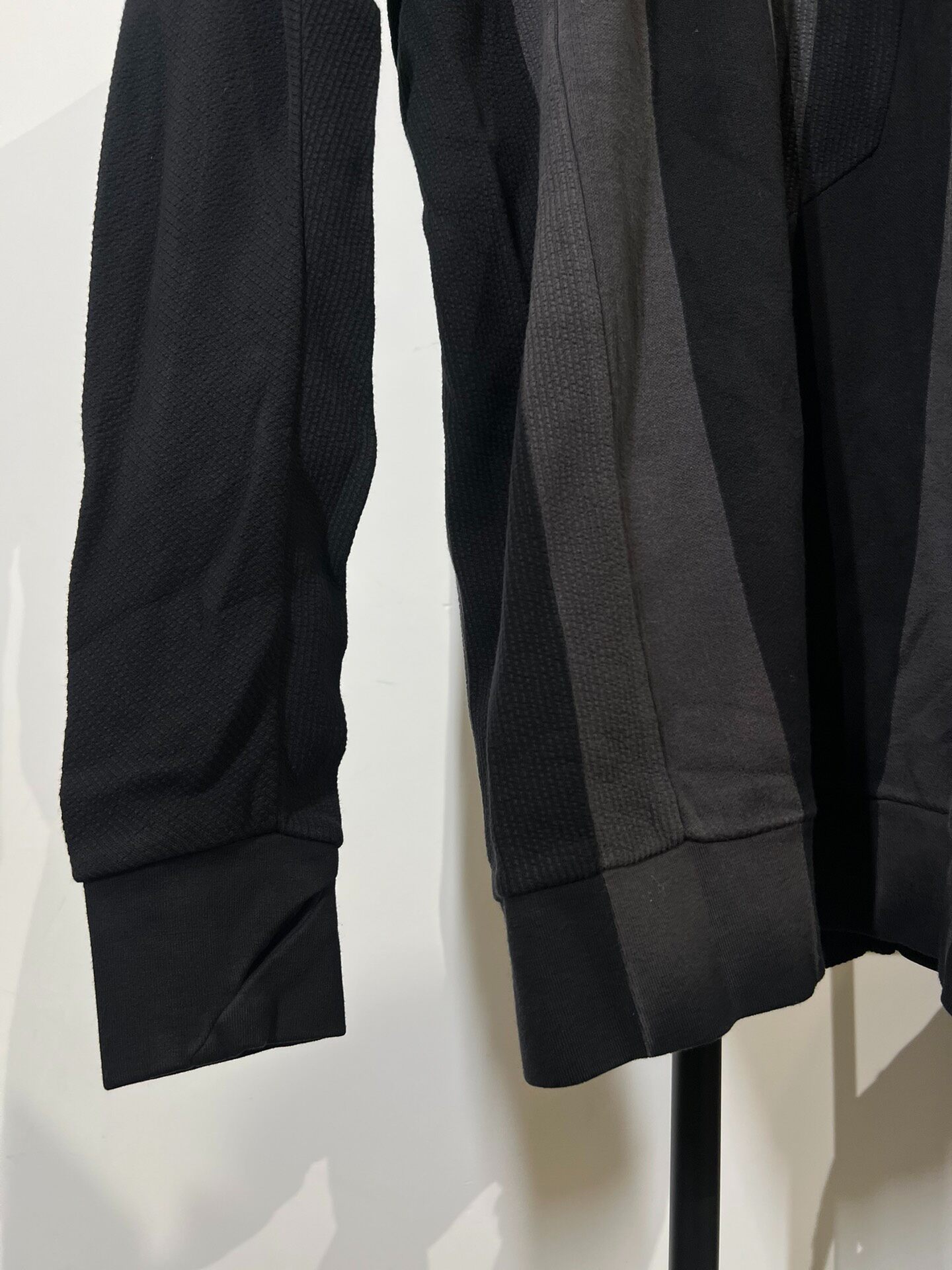 Boris Bidjan Saberi CR1 Striped Sweatshirt — label