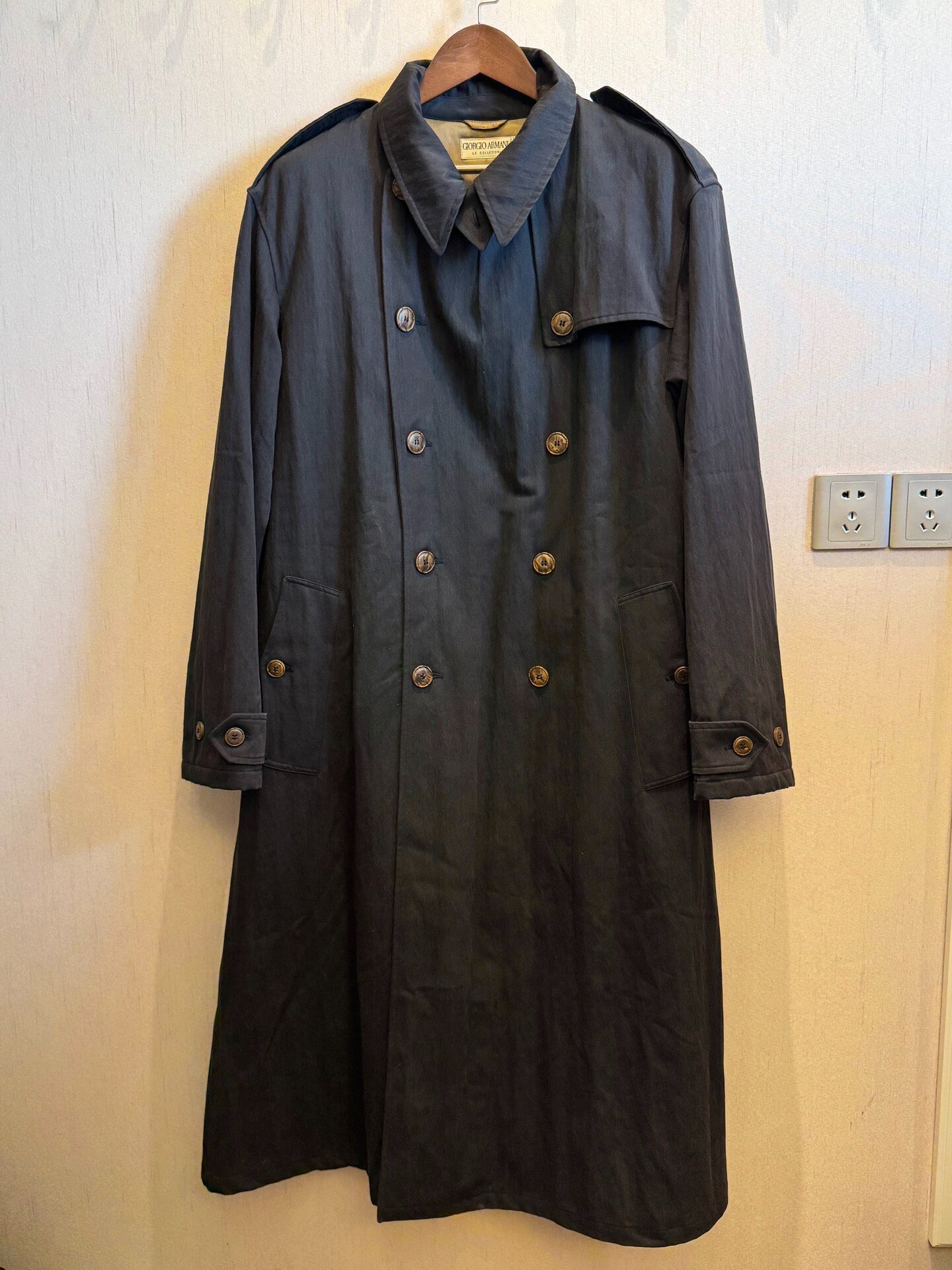 Giorgio Armani 90s Trench Coat — detail