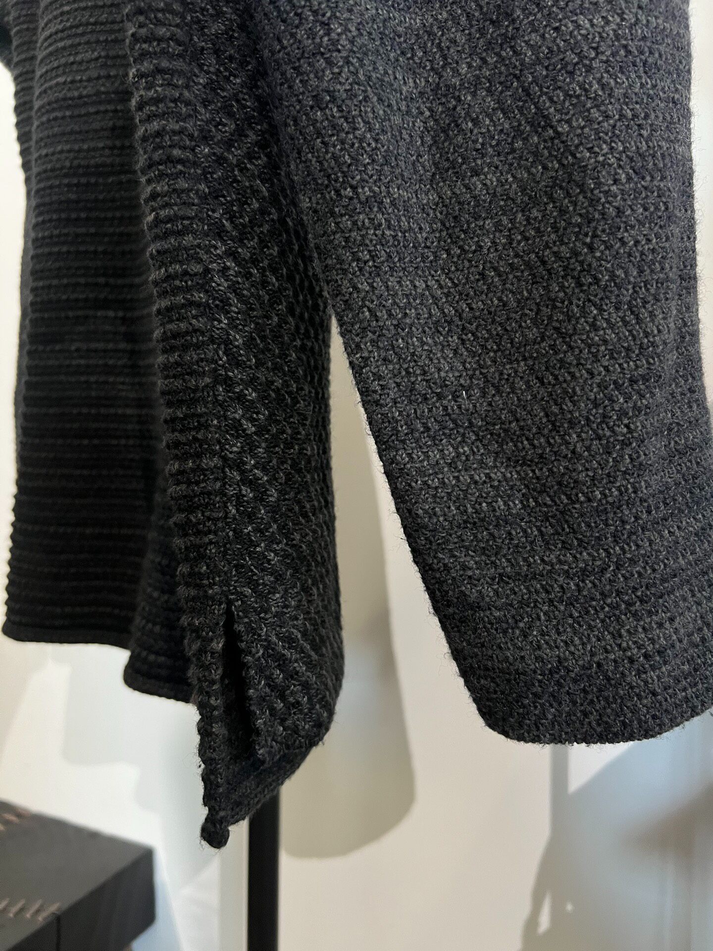 Devoa Oversized Colorblock Knit Sweater — label