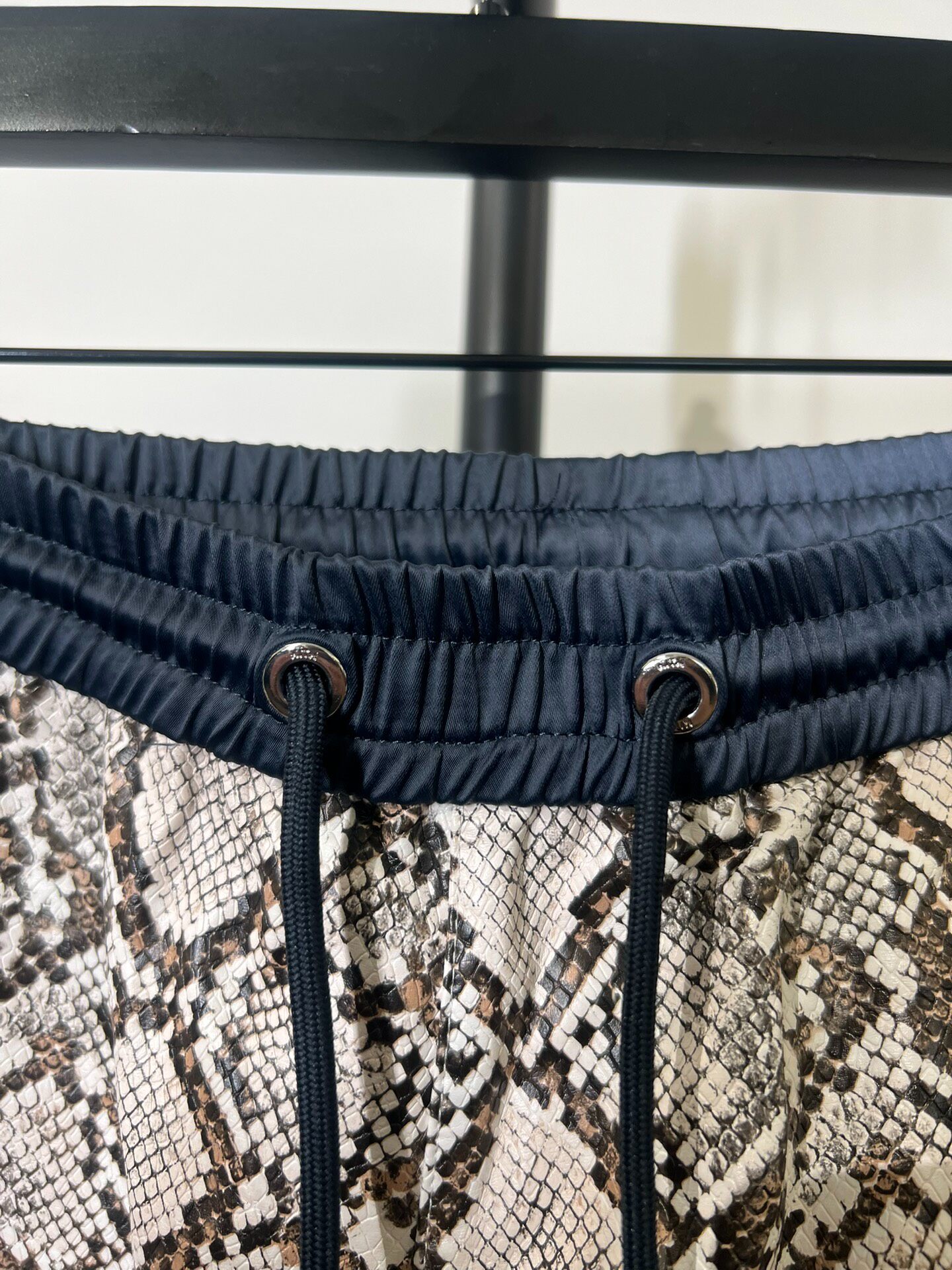 Kith x MLB Snake-Print Athletic Shorts — label
