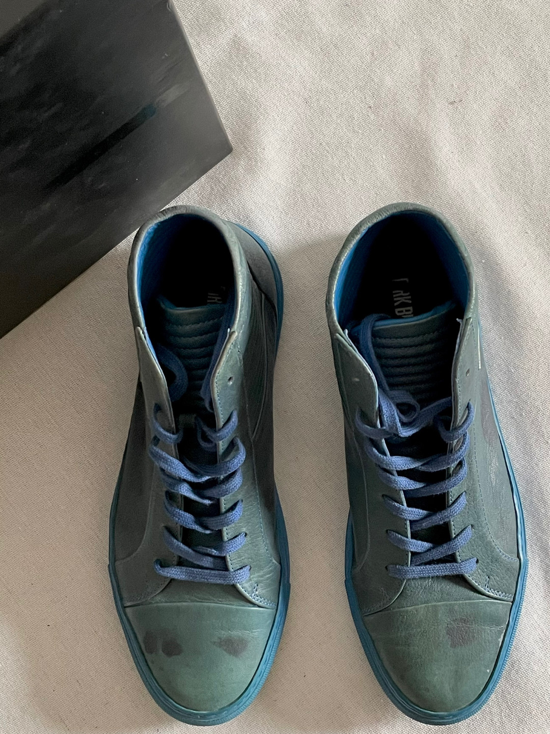 Dirk Bikkembergs Emerald Distressed Mid-Top Sneakers — label